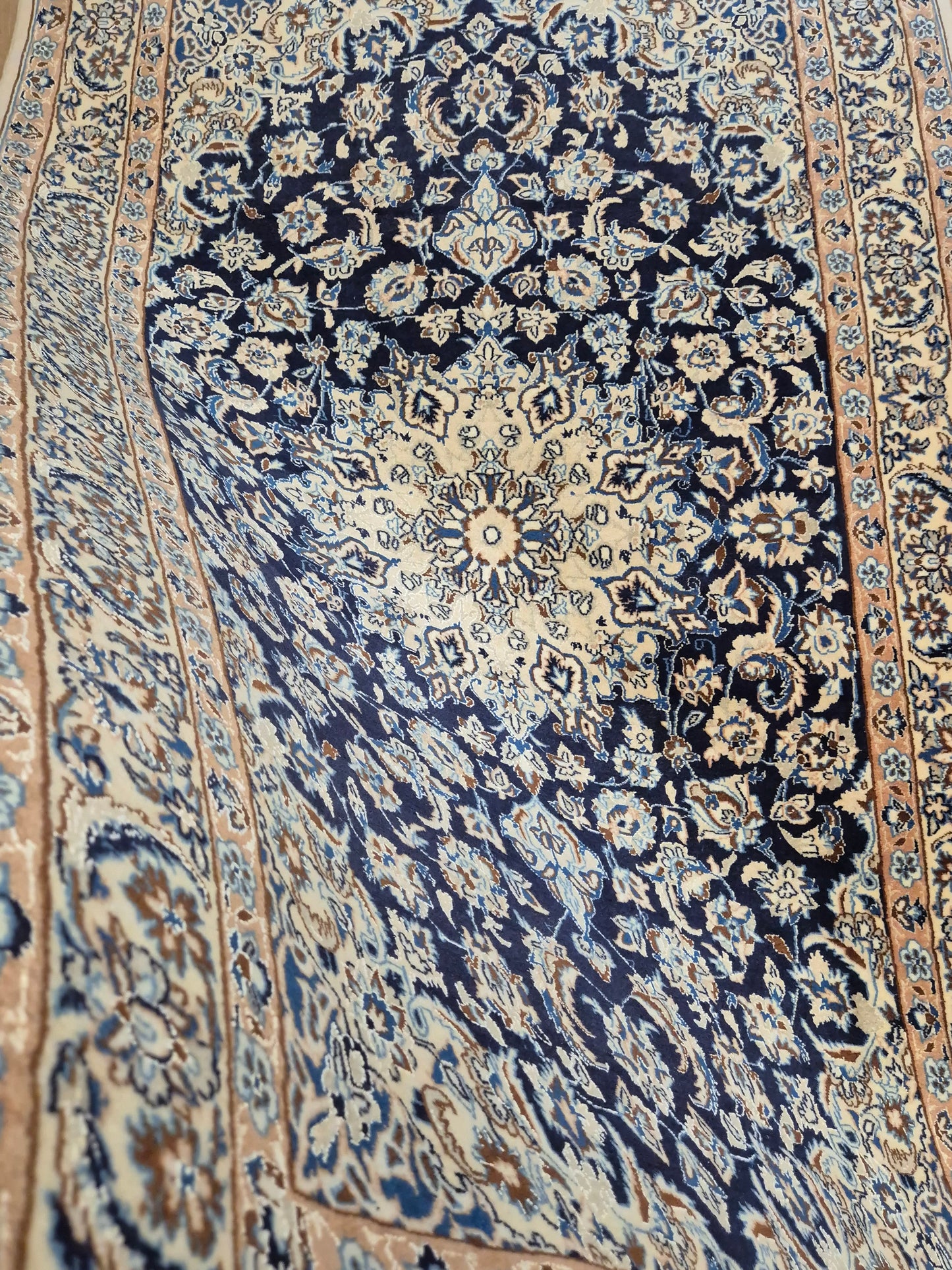 Nain Teppich Korkwolle Seide Medaillon florales Design feine Knüpfung