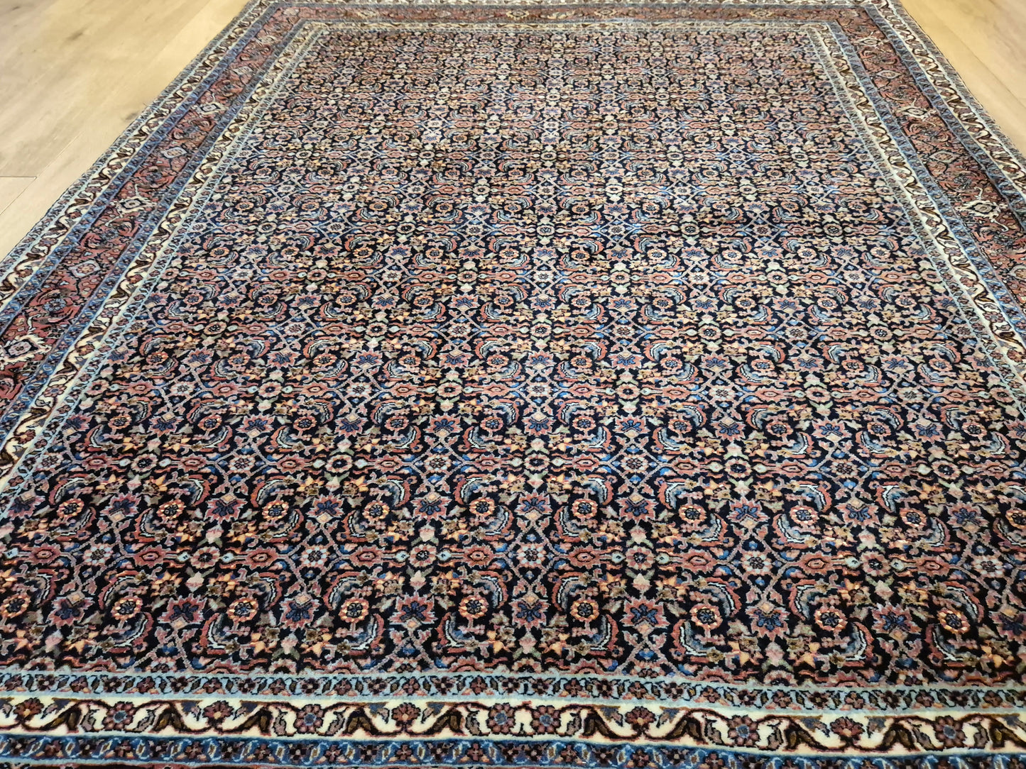 Bidjar Teppich Korkwolle Seide signiert florales Allover-Muster