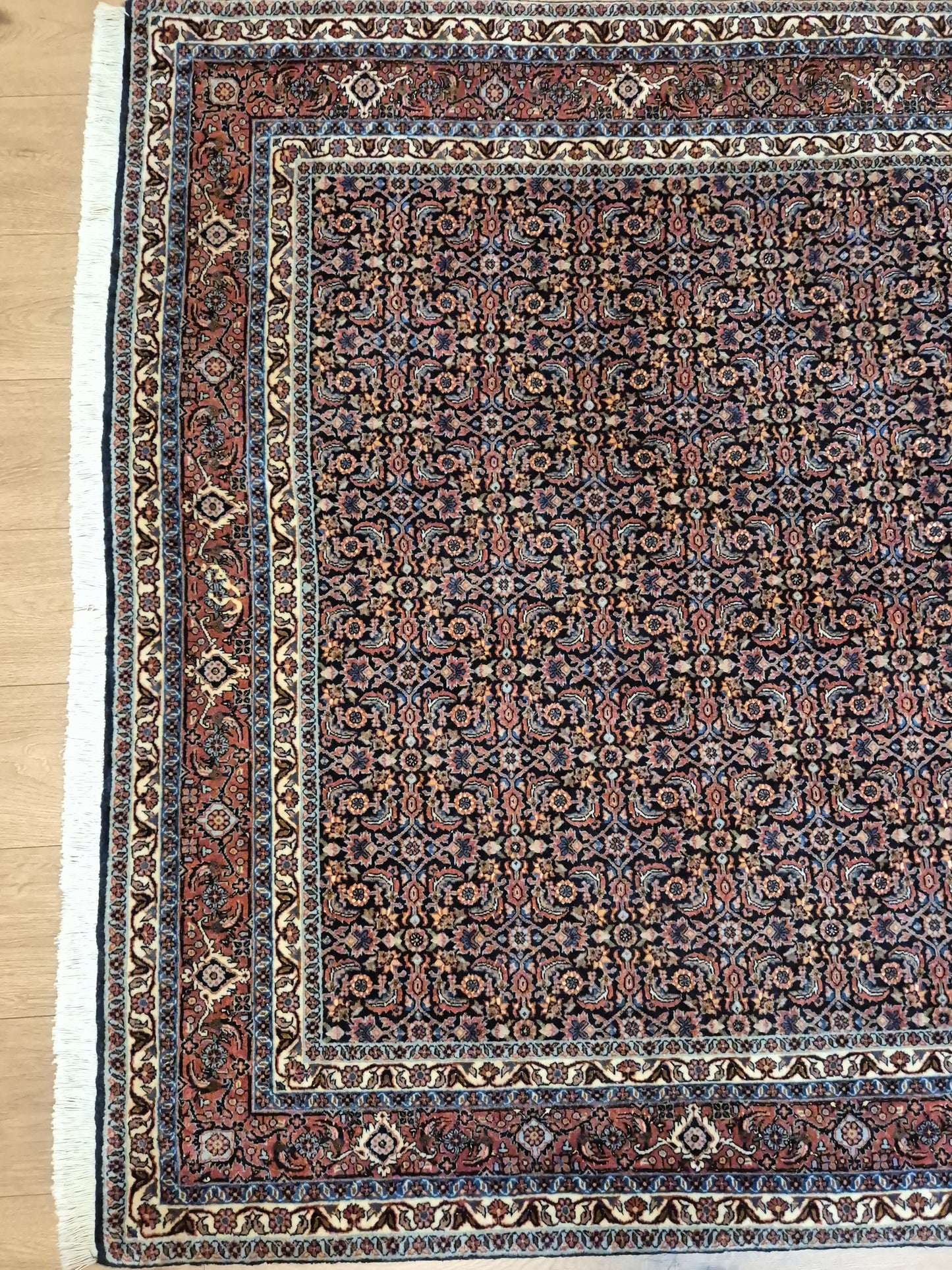 Bidjar Teppich Korkwolle Seide signiert florales Allover-Muster