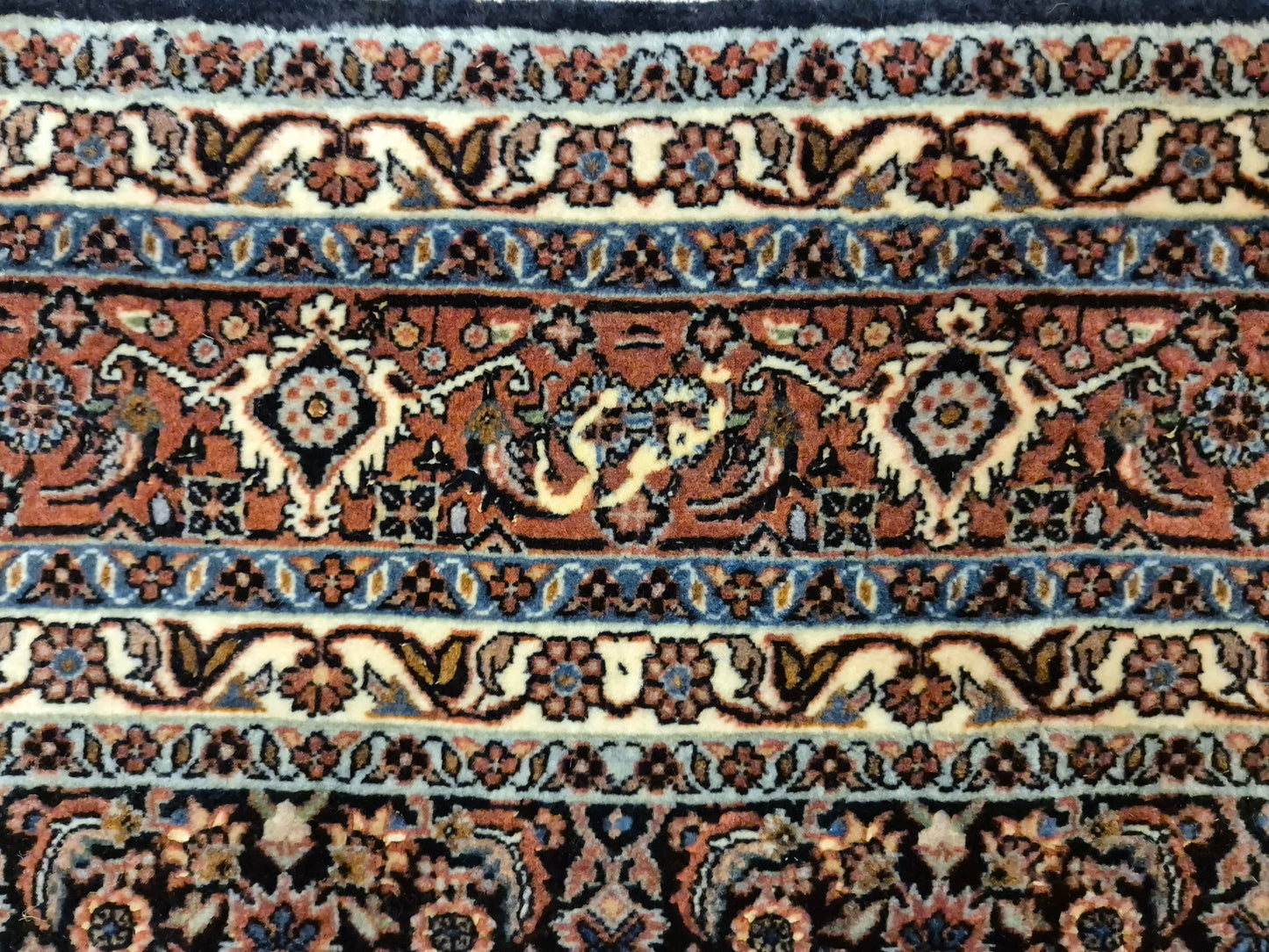 Bidjar Teppich Korkwolle Seide signiert florales Allover-Muster