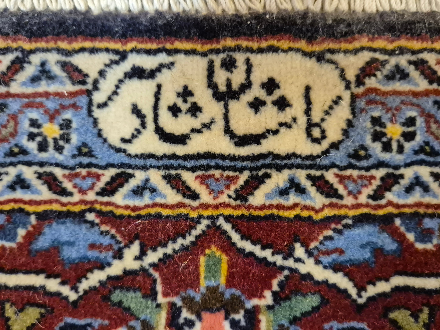 Keshan Teppich Korkwolle signiert Medaillon florales Design