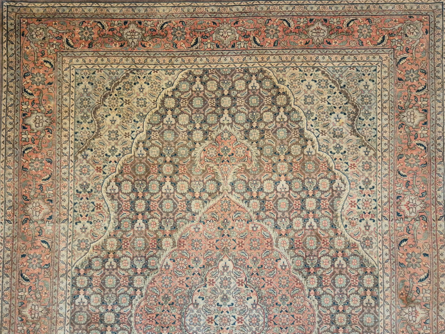 Täbriz Teppich Korkwolle Medaillon Mahi Muster feine Knüpfung