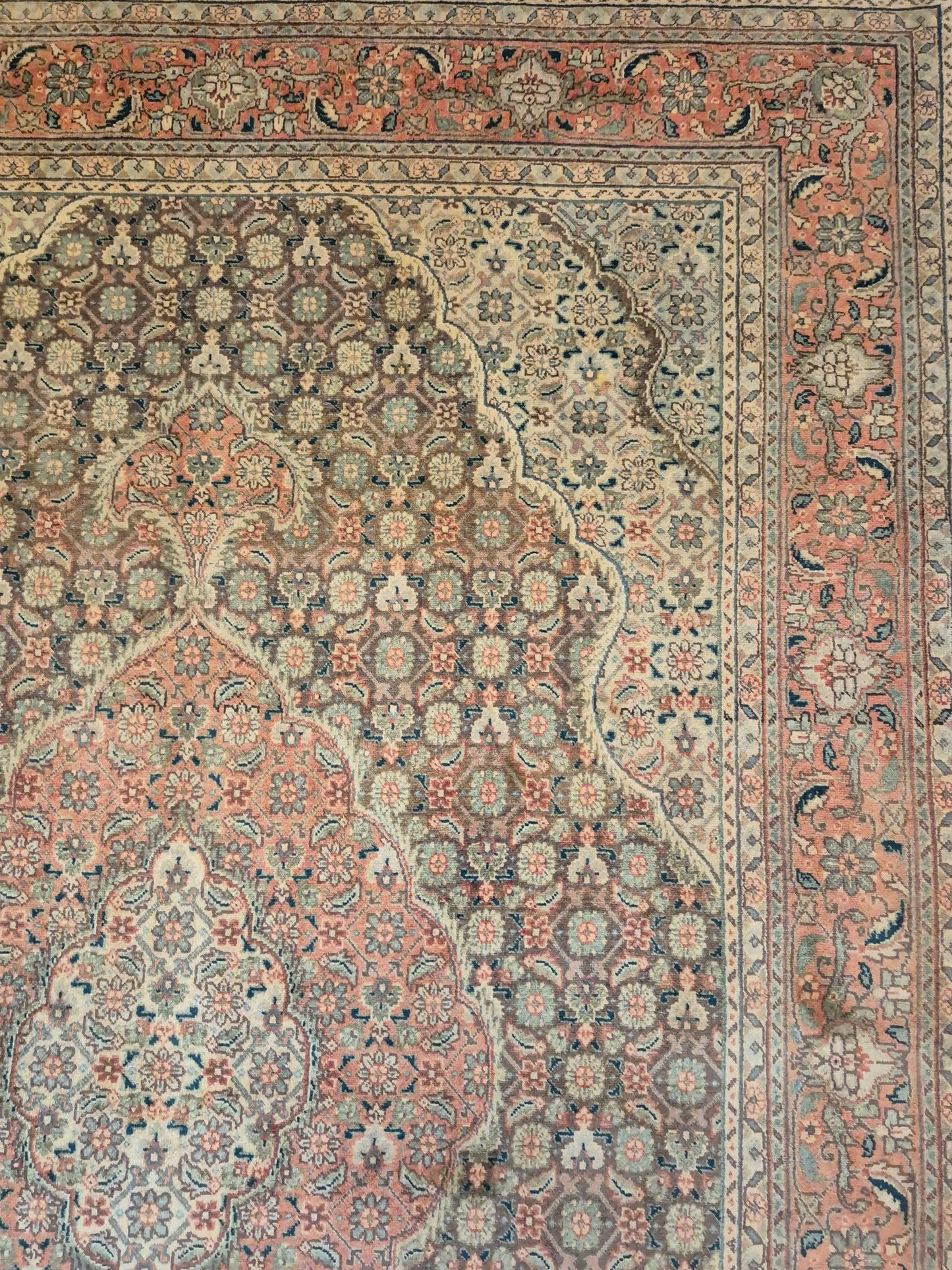 Täbriz Teppich Korkwolle Medaillon Mahi Muster feine Knüpfung