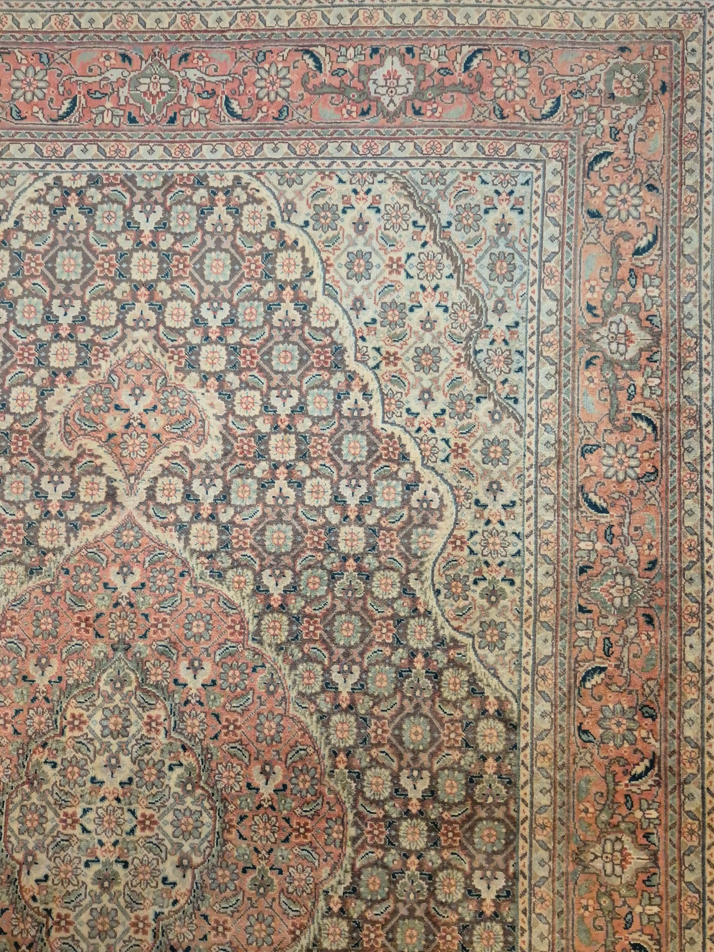 Täbriz Teppich Korkwolle Medaillon Mahi Muster feine Knüpfung