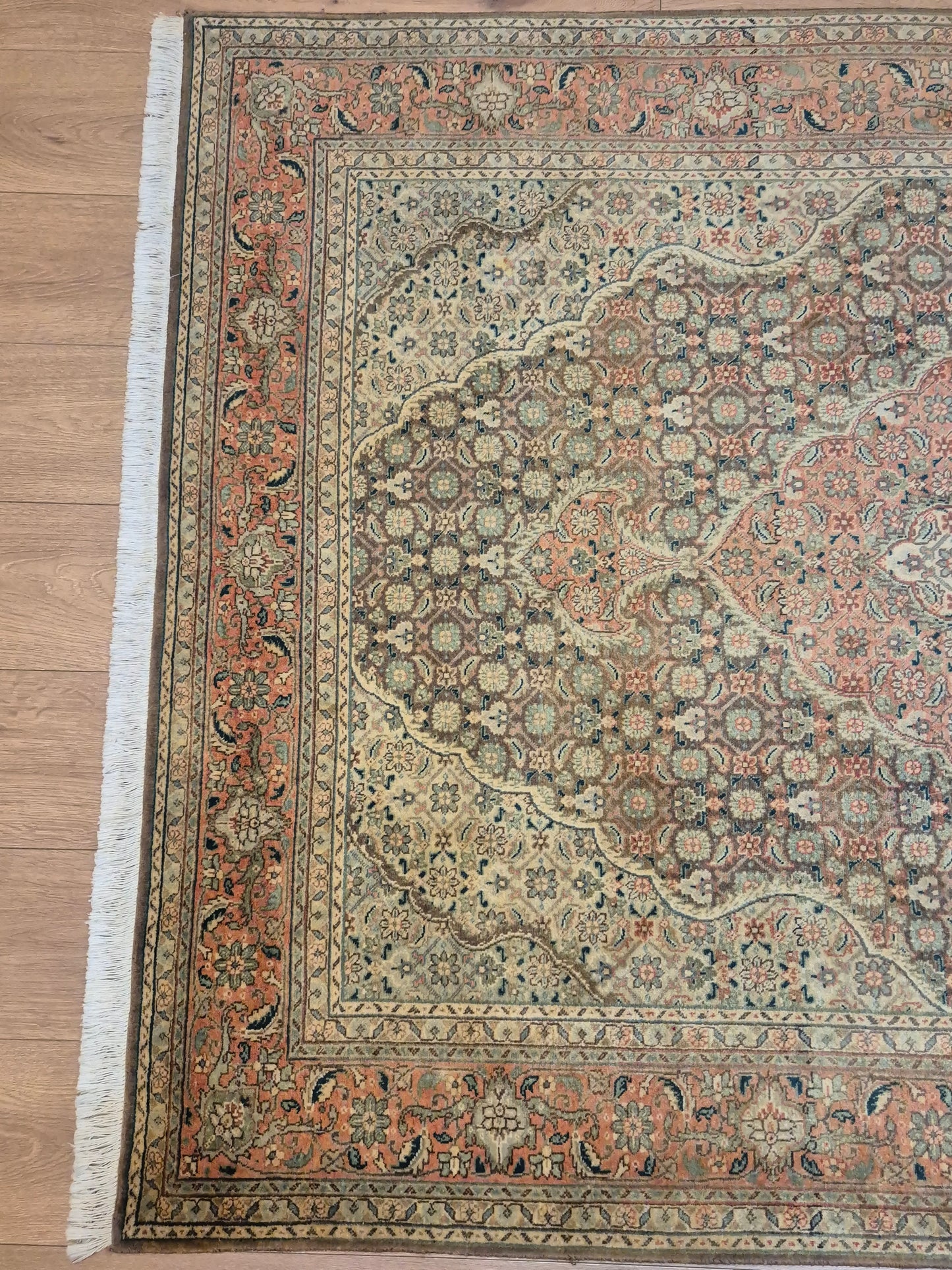 Täbriz Teppich Korkwolle Medaillon Mahi Muster feine Knüpfung