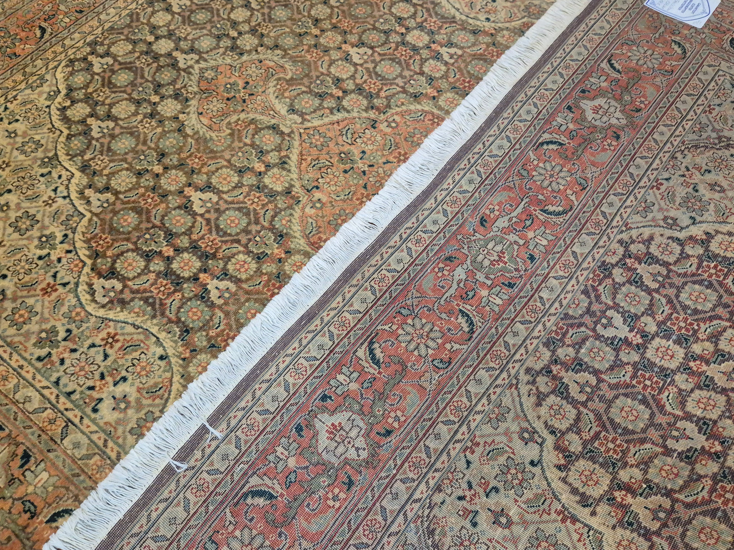 Täbriz Teppich Korkwolle Medaillon Mahi Muster feine Knüpfung