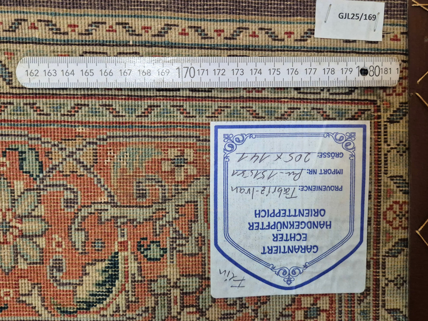 Täbriz Teppich Korkwolle Medaillon Mahi Muster feine Knüpfung