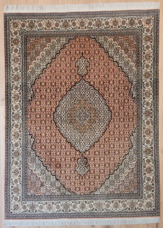 Täbriz Teppich Korkwolle mit Seide feine Knüpfung Medaillon Design