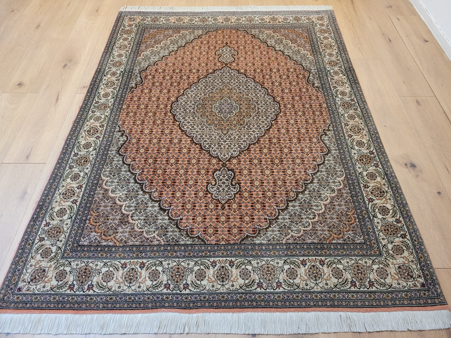 Täbriz Teppich Korkwolle mit Seide feine Knüpfung Medaillon Design