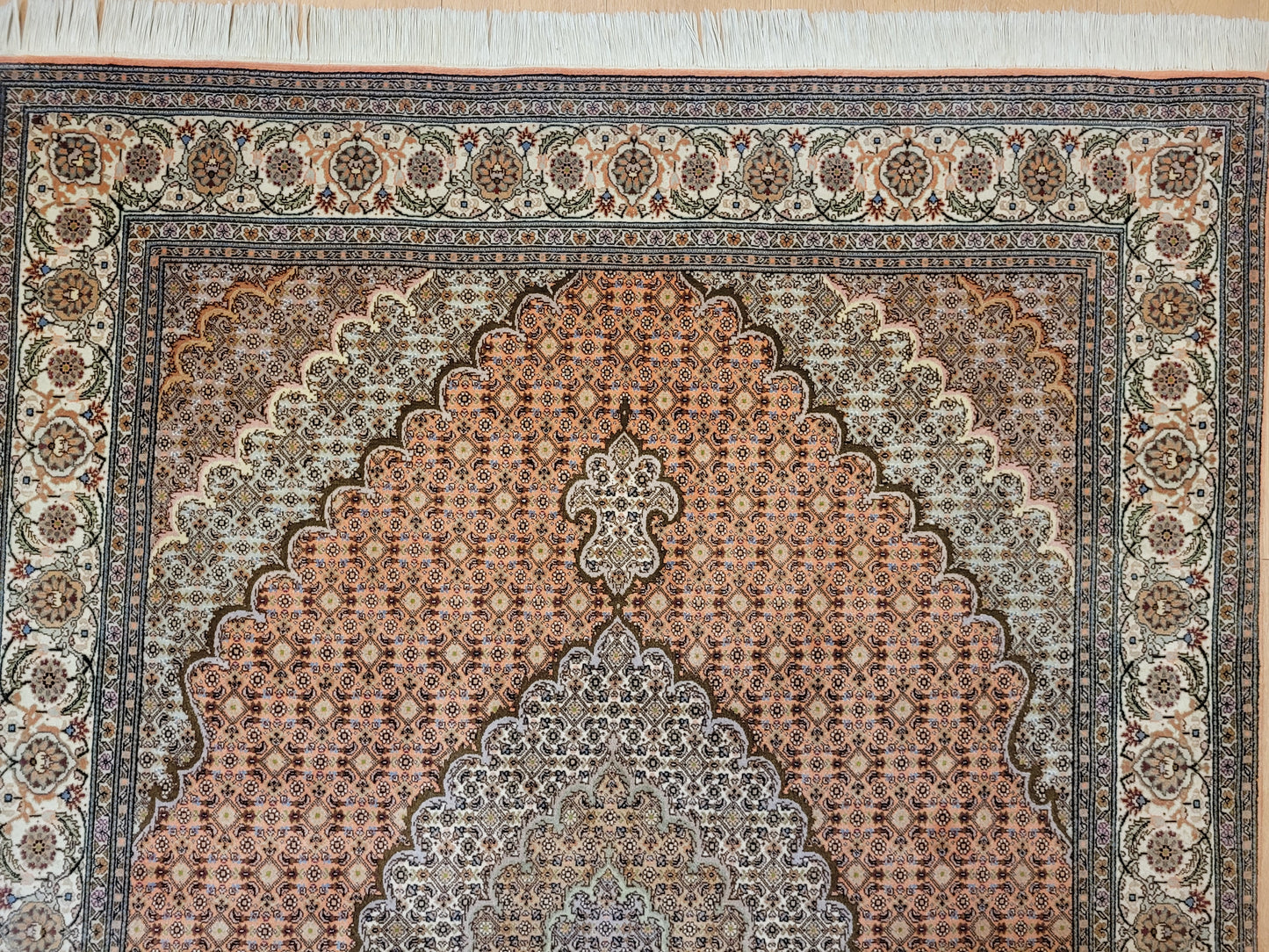 Täbriz Teppich Korkwolle mit Seide feine Knüpfung Medaillon Design