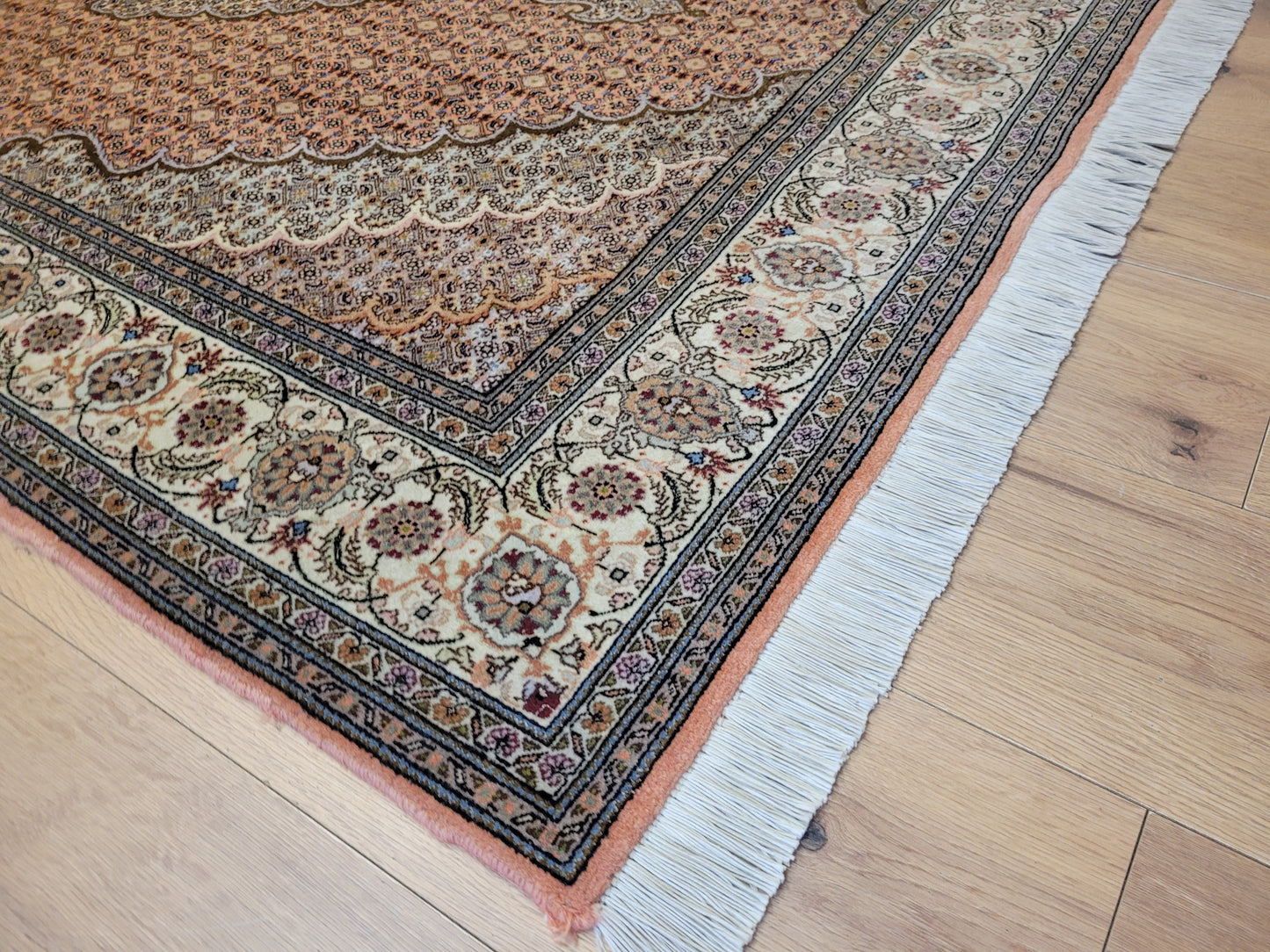 Täbriz Teppich Korkwolle mit Seide feine Knüpfung Medaillon Design