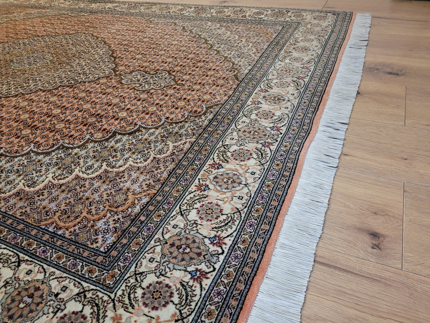 Täbriz Teppich Korkwolle mit Seide feine Knüpfung Medaillon Design