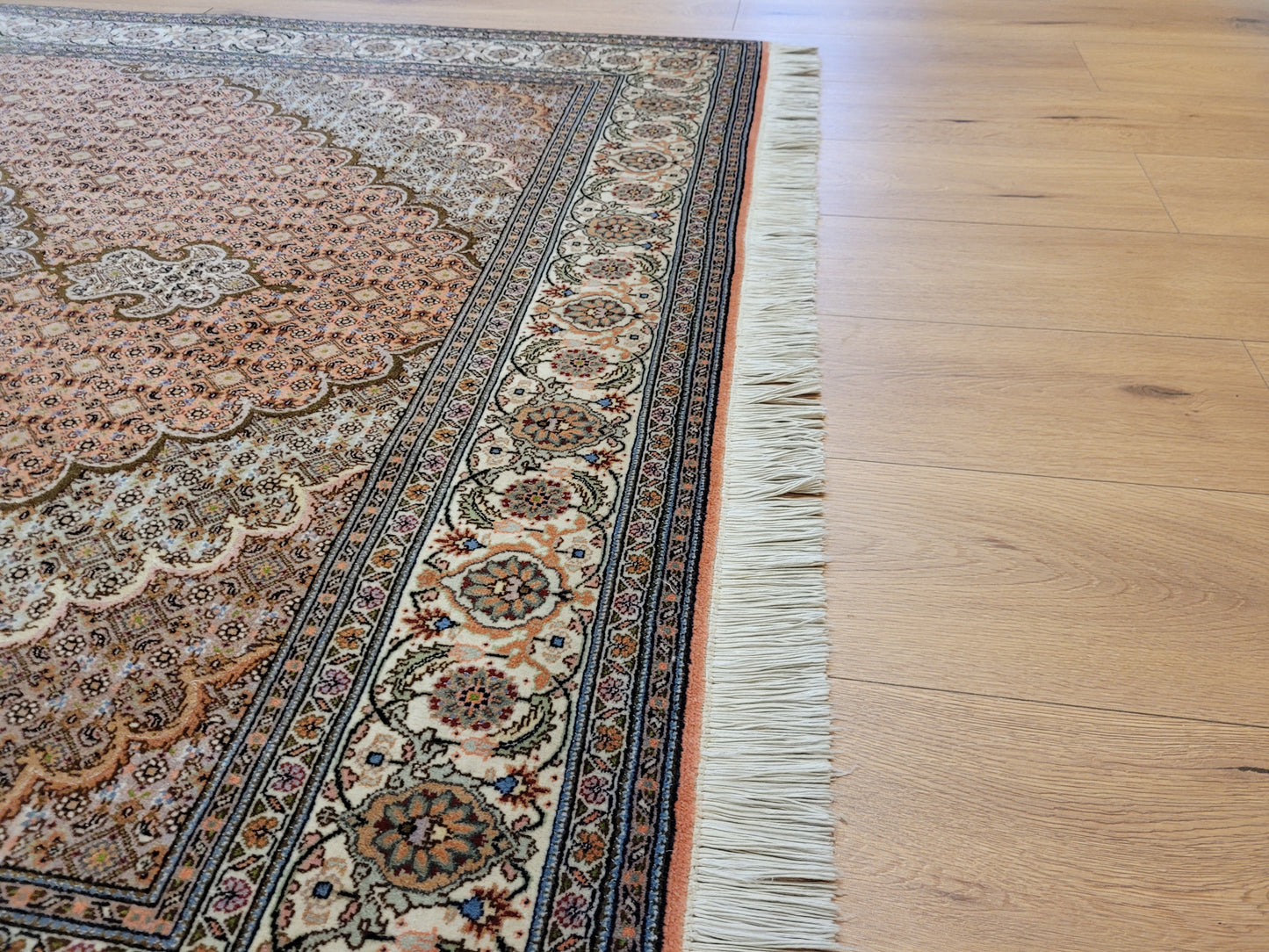 Täbriz Teppich Korkwolle mit Seide feine Knüpfung Medaillon Design