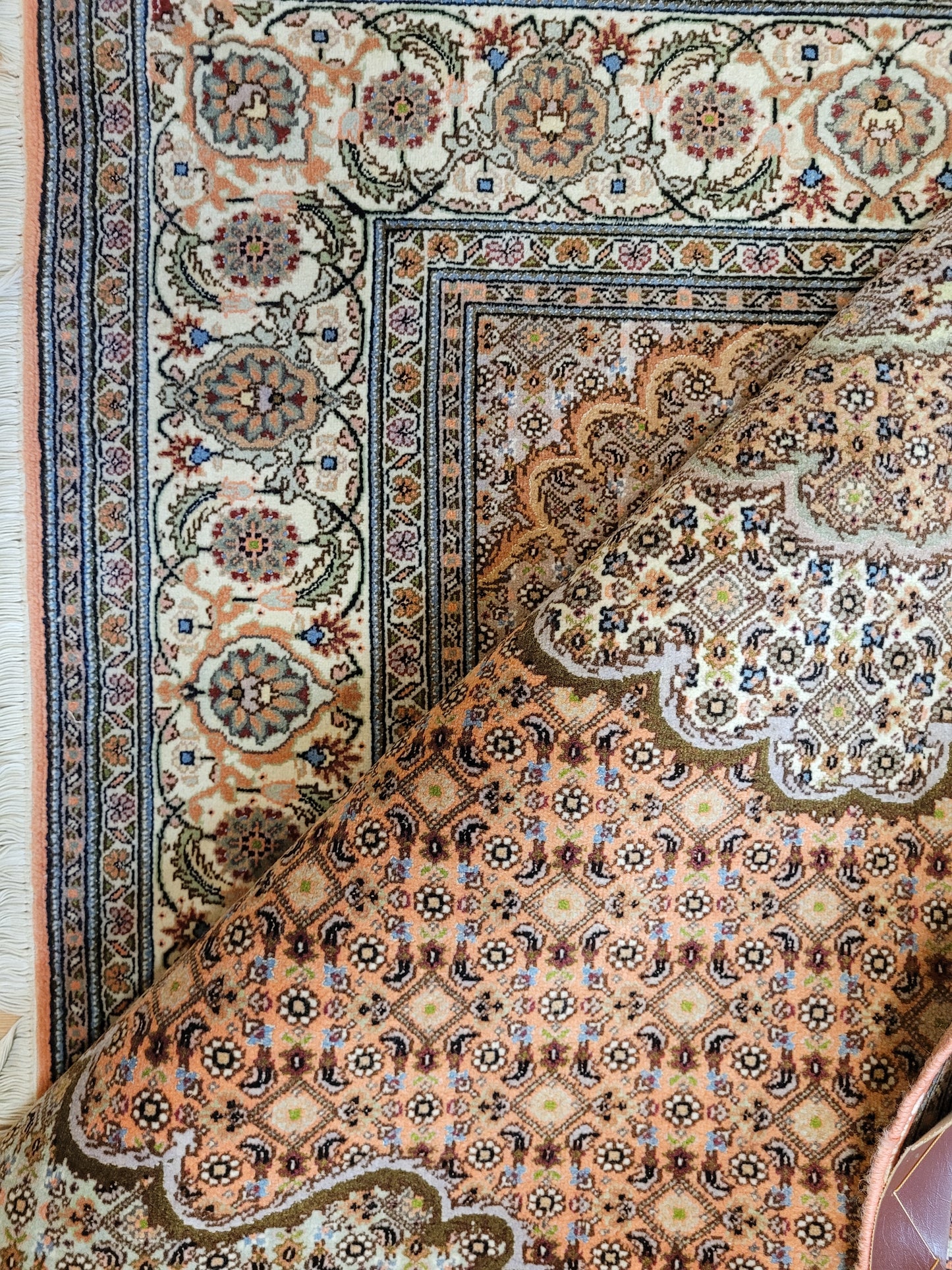 Täbriz Teppich Korkwolle mit Seide feine Knüpfung Medaillon Design