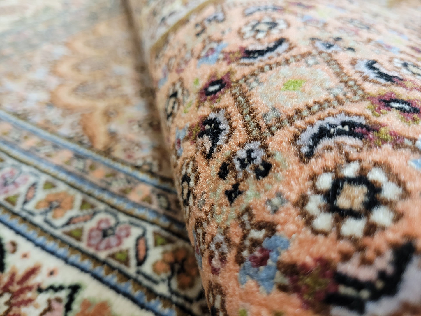 Täbriz Teppich Korkwolle mit Seide feine Knüpfung Medaillon Design