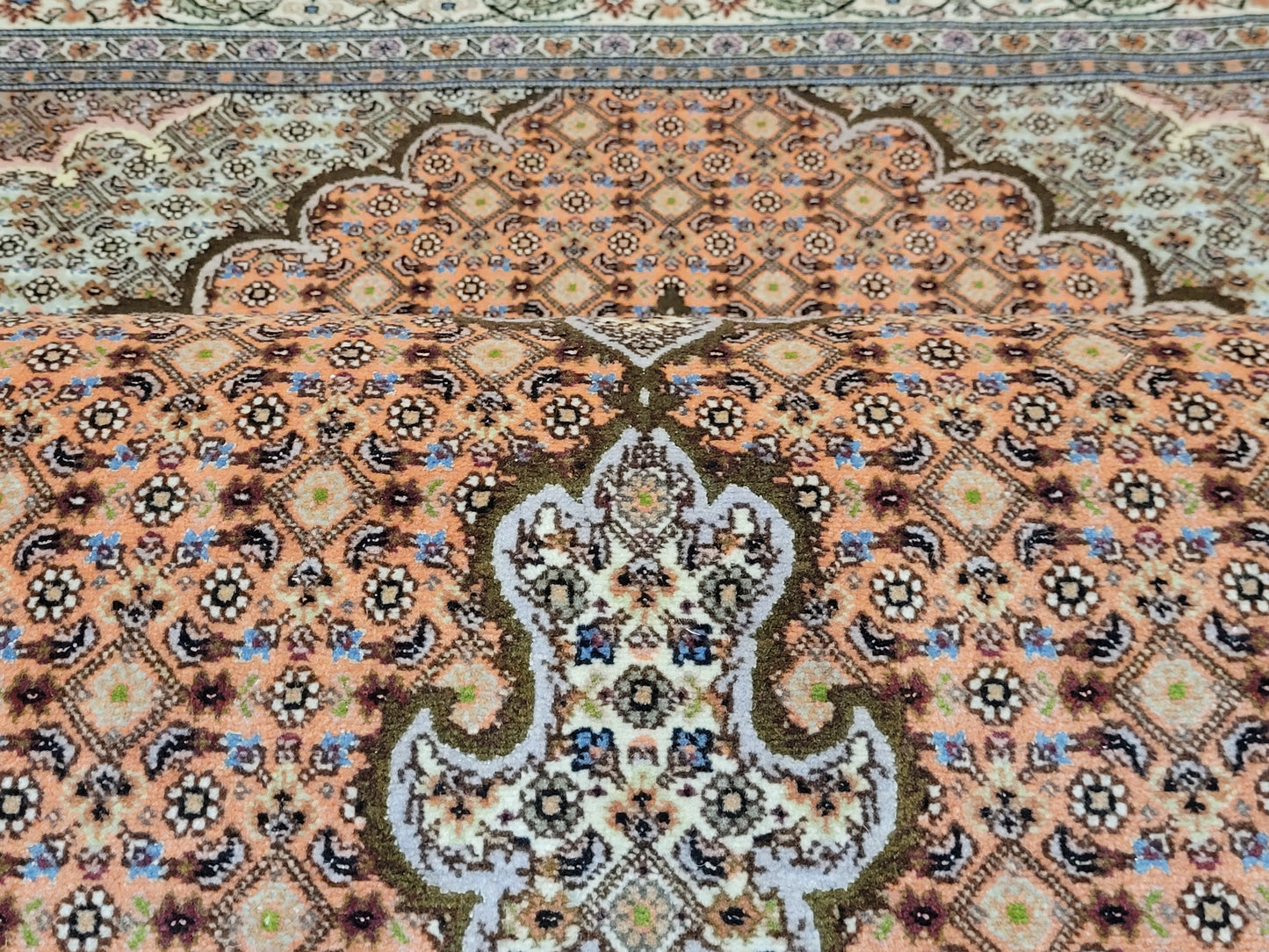 Täbriz Teppich Korkwolle mit Seide feine Knüpfung Medaillon Design