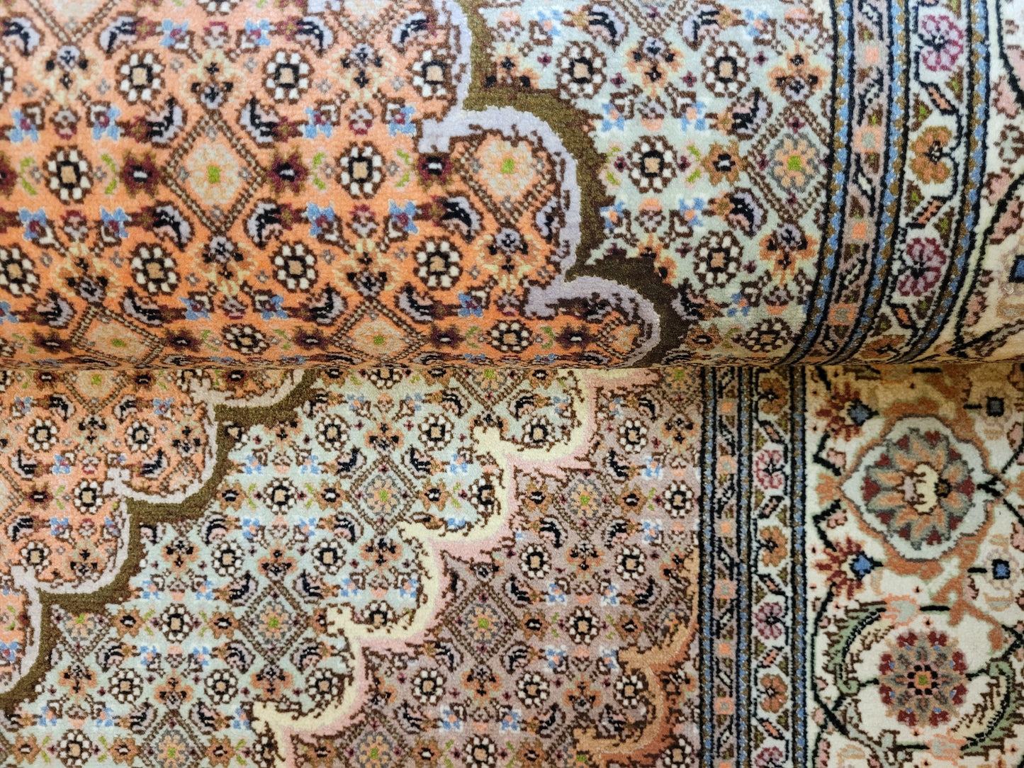 Täbriz Teppich Korkwolle mit Seide feine Knüpfung Medaillon Design