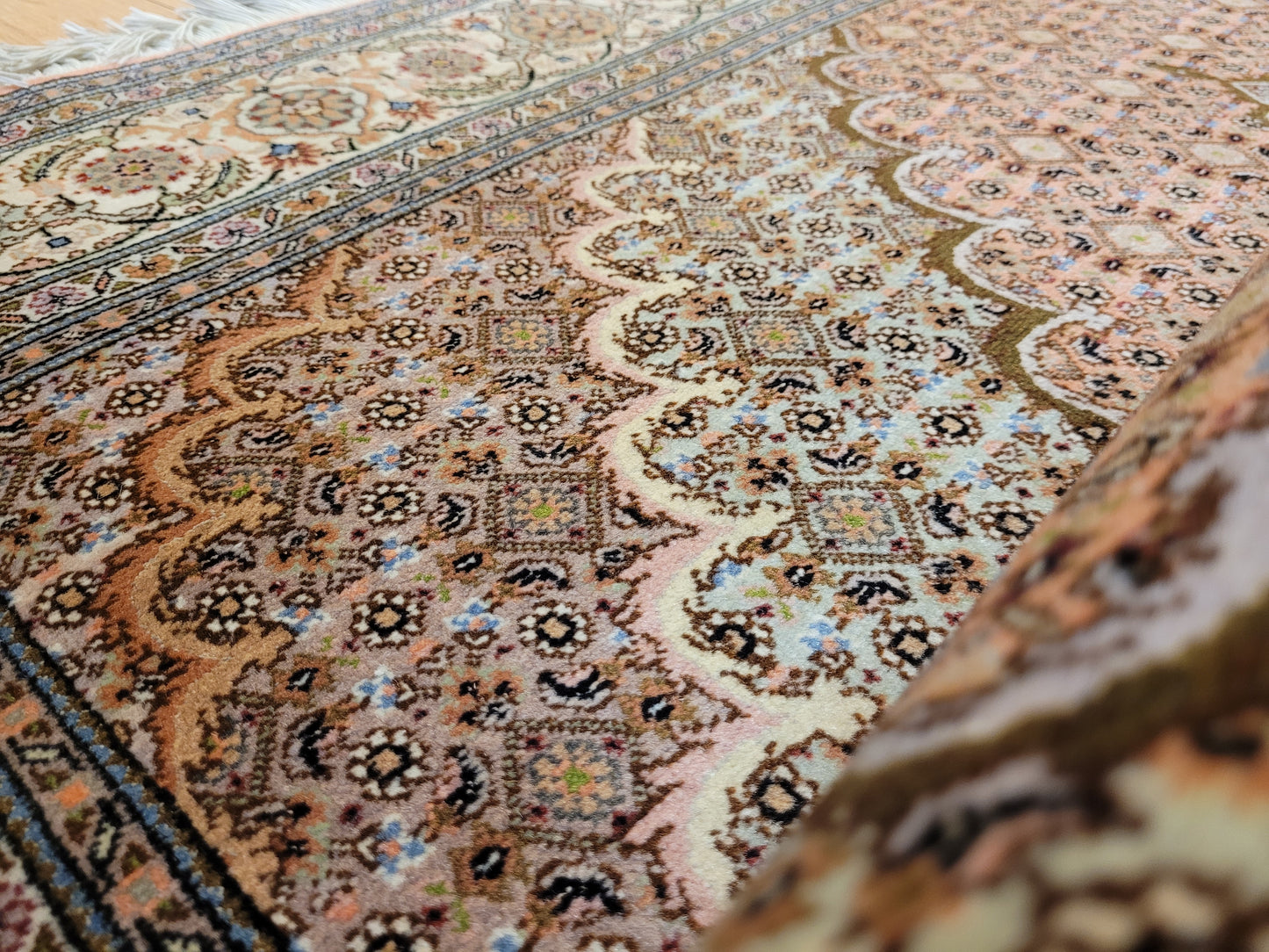 Täbriz Teppich Korkwolle mit Seide feine Knüpfung Medaillon Design