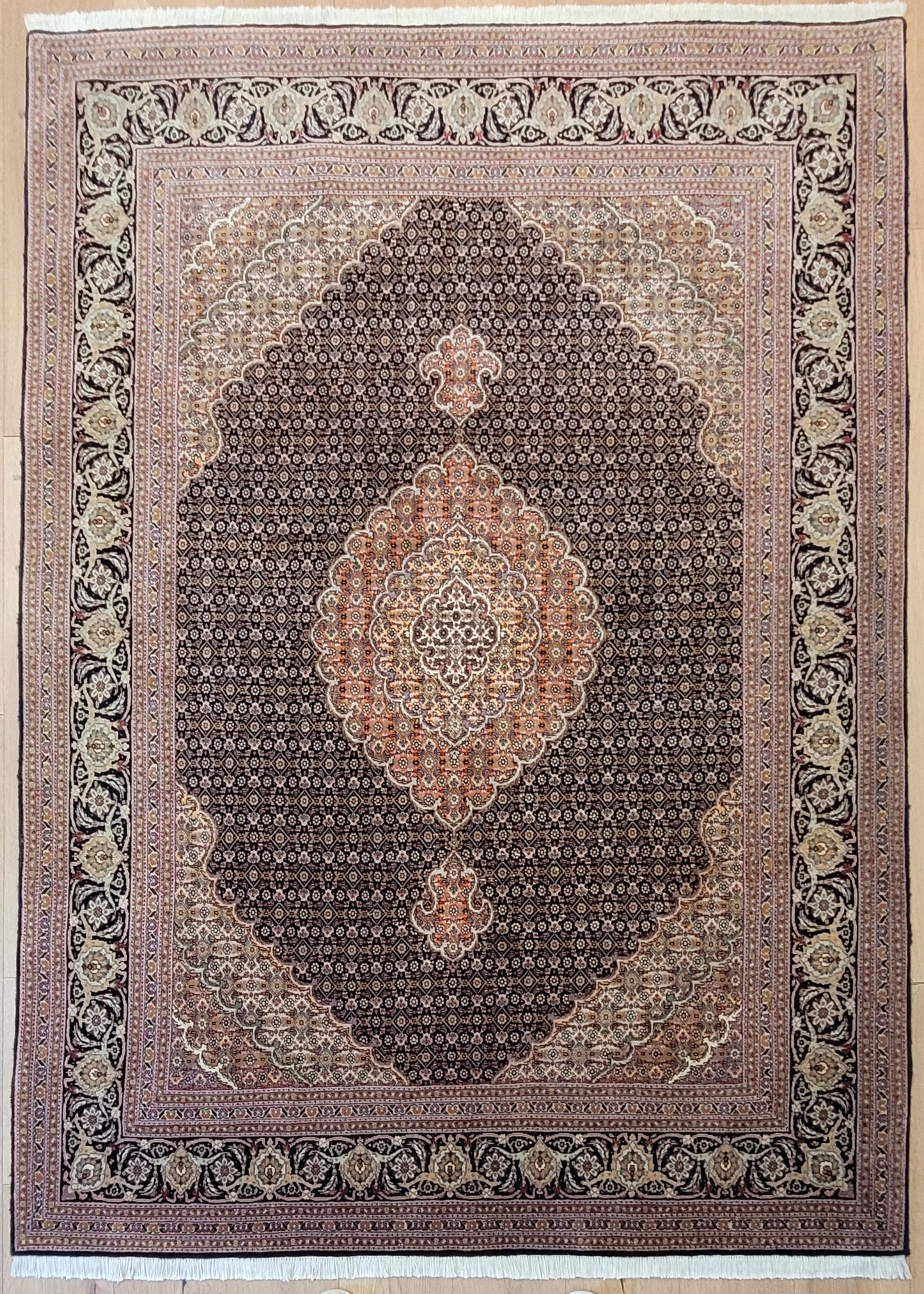 Täbriz Teppich Korkwolle mit Seide feine Knüpfung klassisches Medaillon