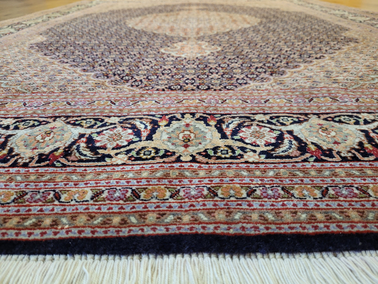 Täbriz Teppich Korkwolle mit Seide feine Knüpfung klassisches Medaillon