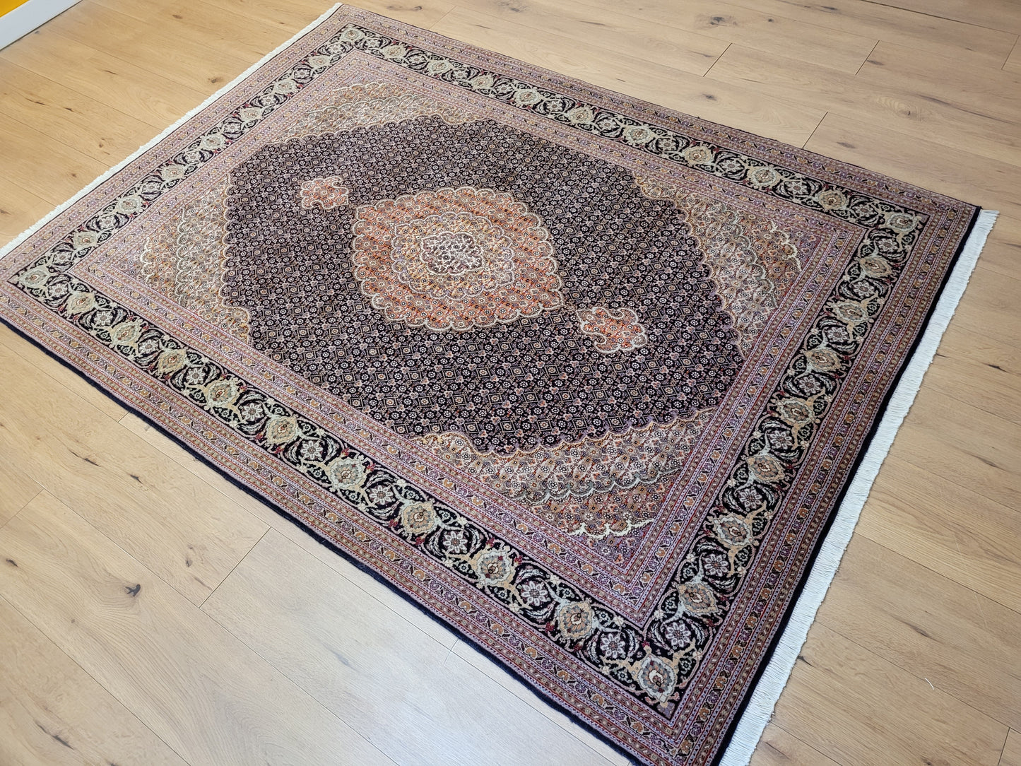 Täbriz Teppich Korkwolle mit Seide feine Knüpfung klassisches Medaillon