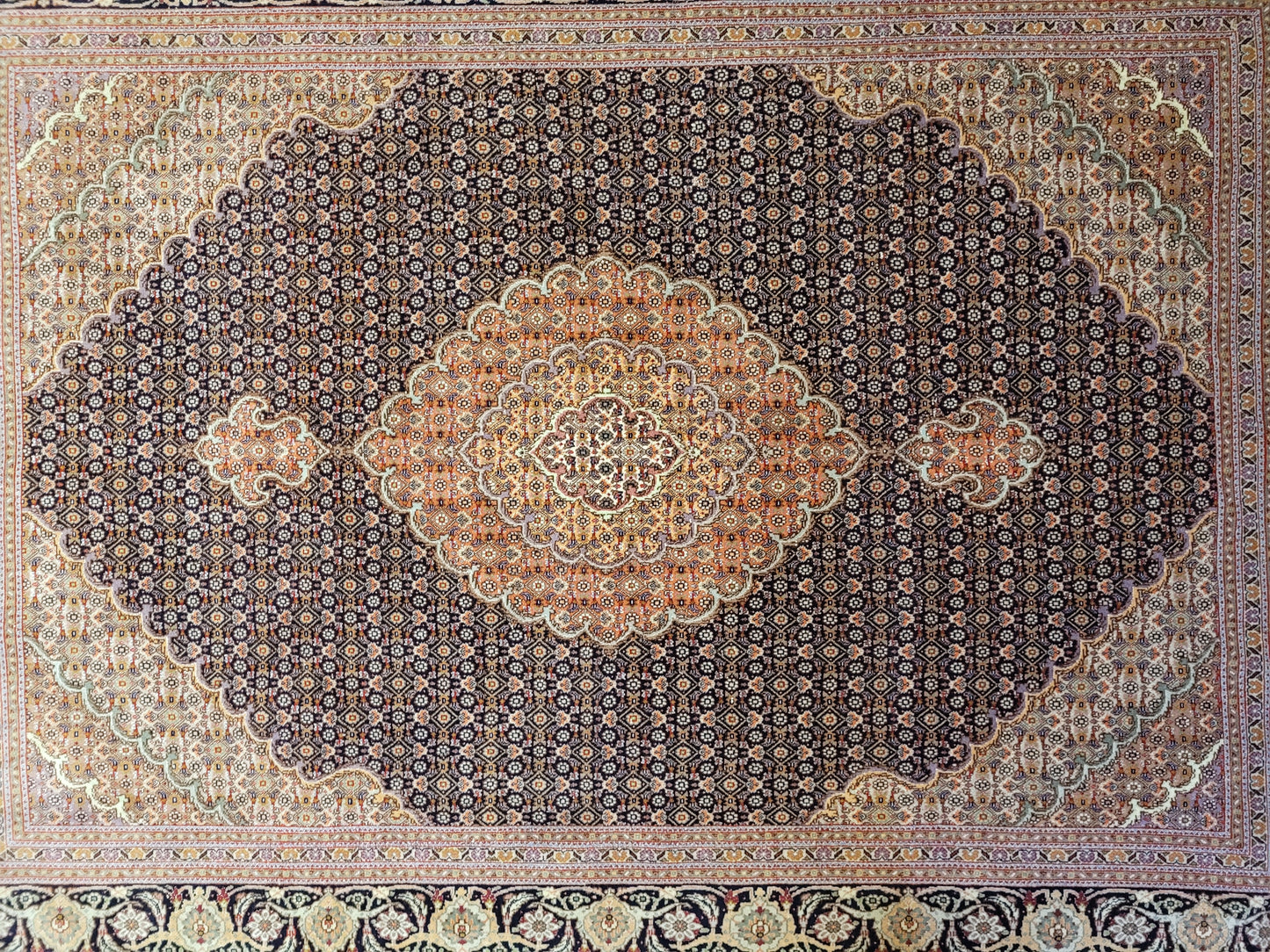 Täbriz Teppich Korkwolle mit Seide feine Knüpfung klassisches Medaillon