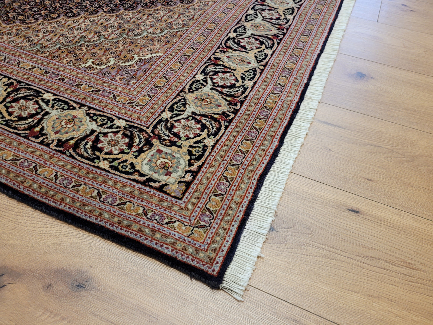 Täbriz Teppich Korkwolle mit Seide feine Knüpfung klassisches Medaillon