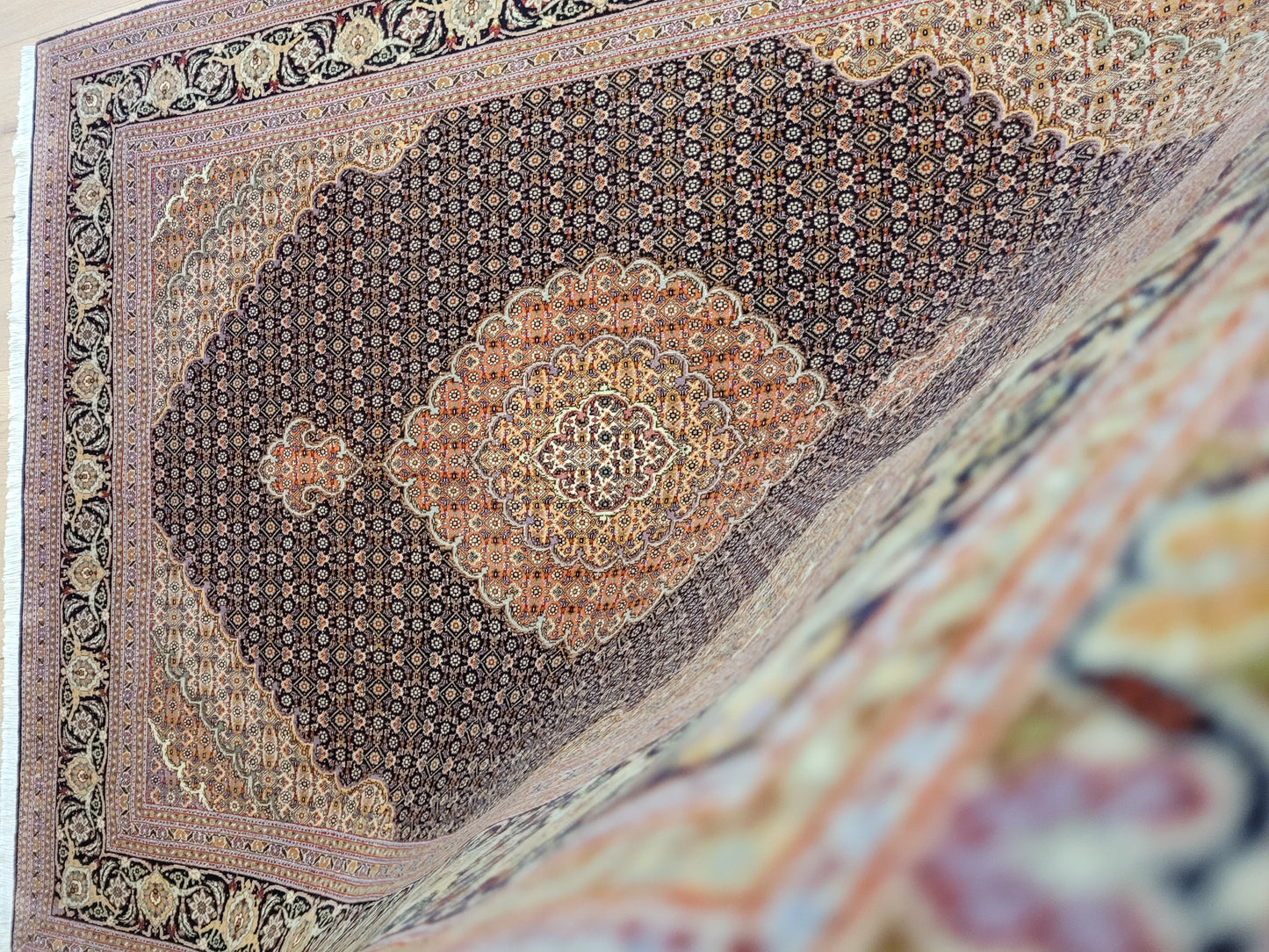 Täbriz Teppich Korkwolle mit Seide feine Knüpfung klassisches Medaillon