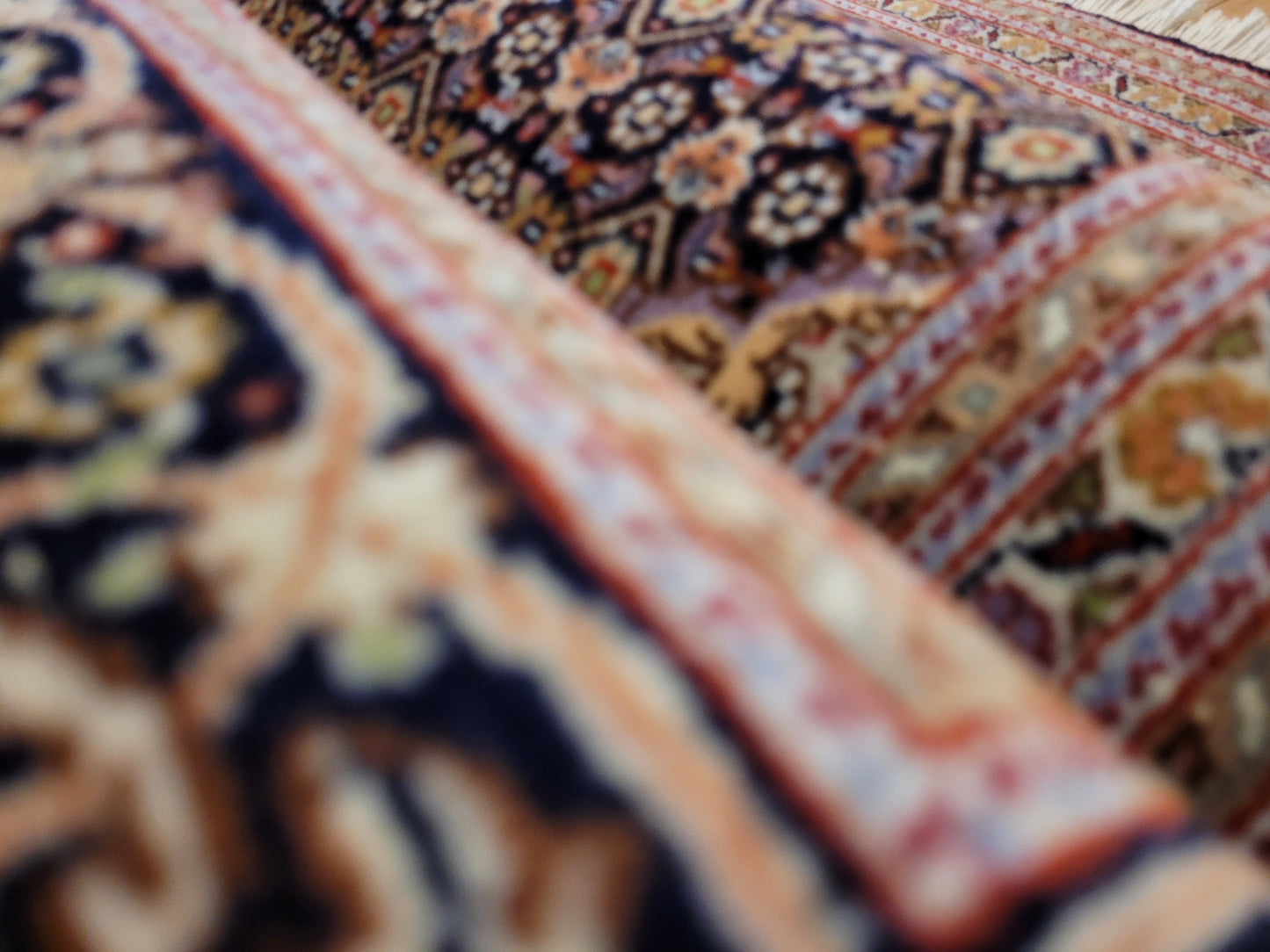 Täbriz Teppich Korkwolle mit Seide feine Knüpfung klassisches Medaillon