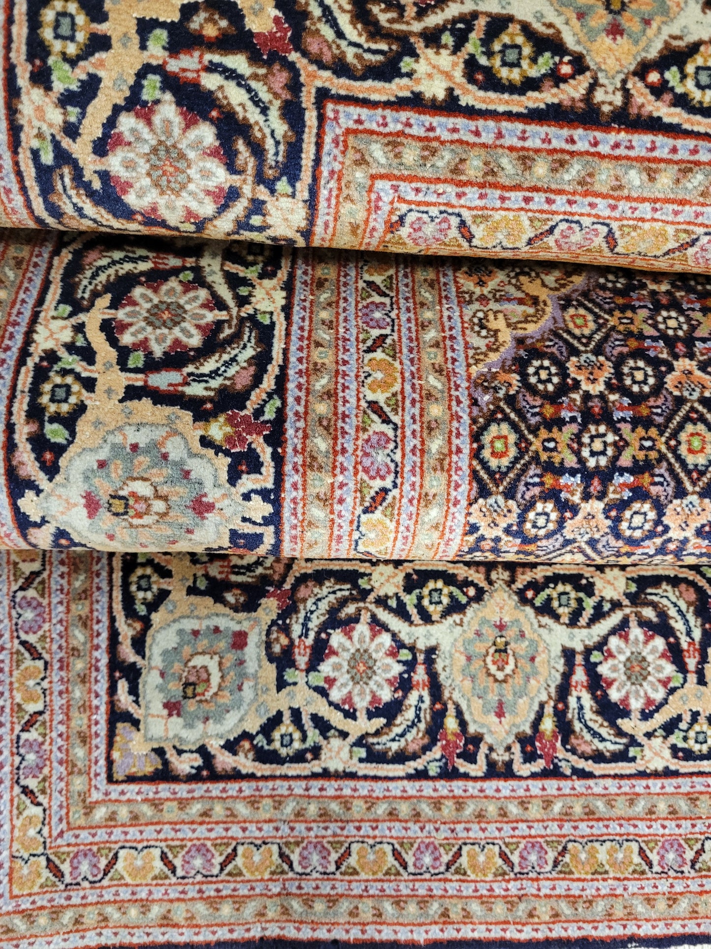 Täbriz Teppich Korkwolle mit Seide feine Knüpfung klassisches Medaillon