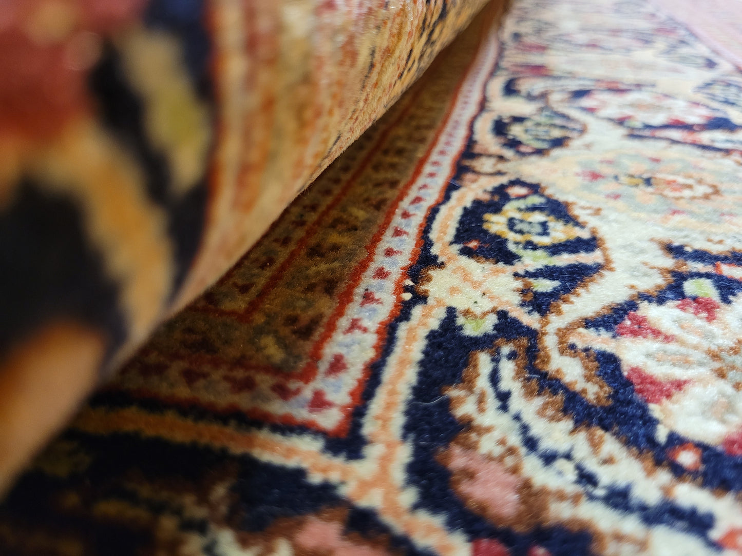 Täbriz Teppich Korkwolle mit Seide feine Knüpfung klassisches Medaillon