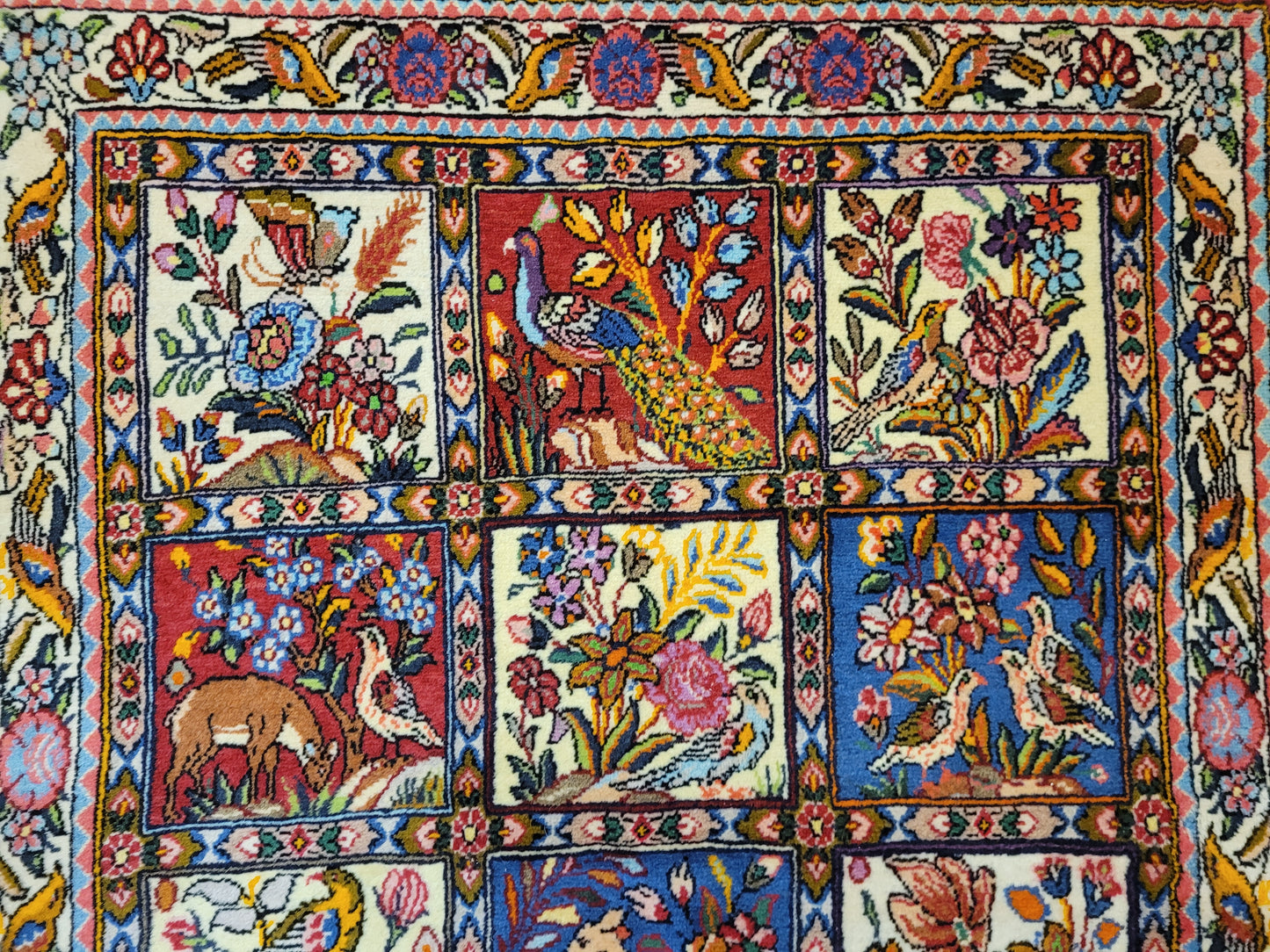 Bachtiar Teppich Wolle Gartenfelder Tiermotive fein geknüpft