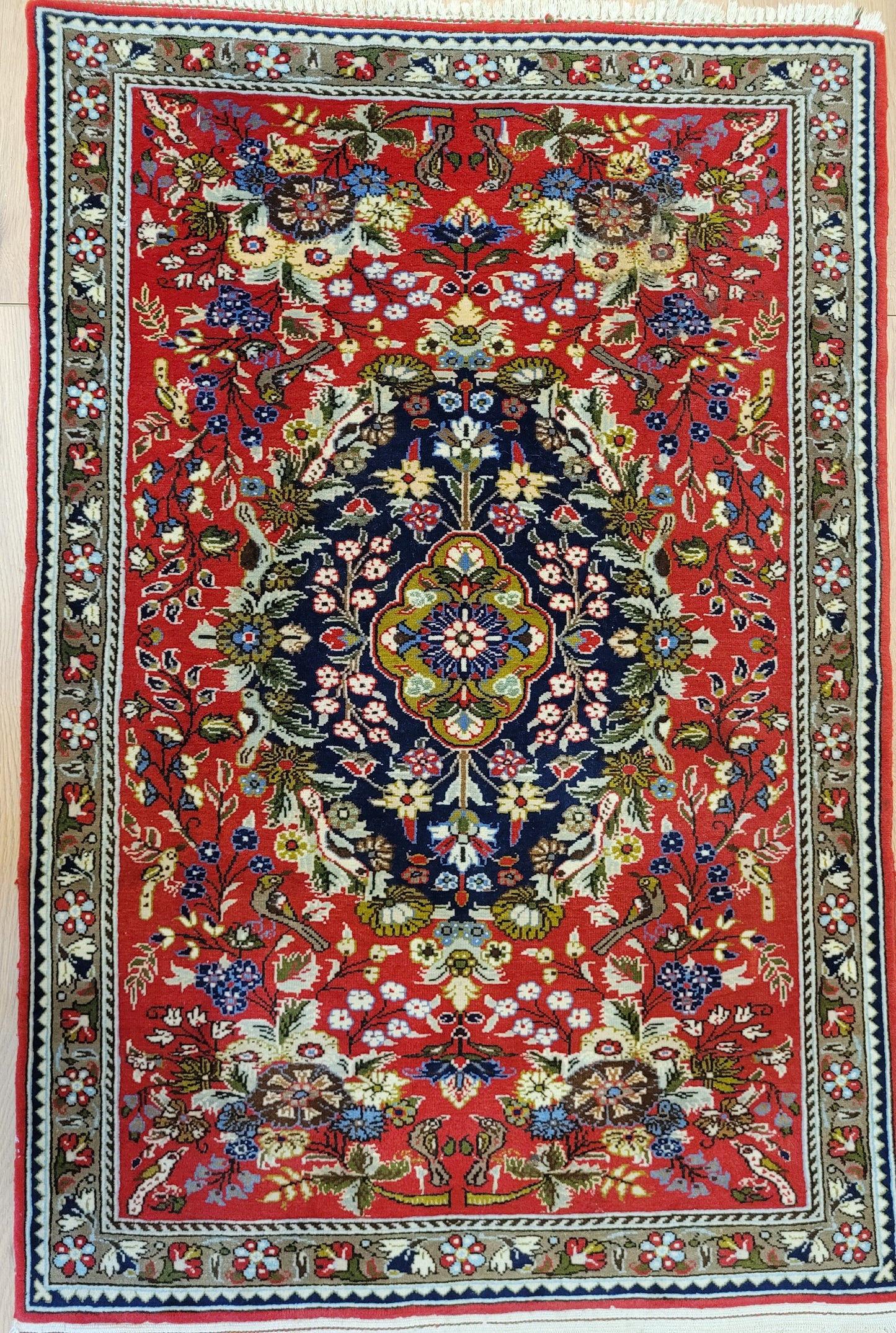 Ghom Teppich Korkwolle Medaillon floral fein geknüpft