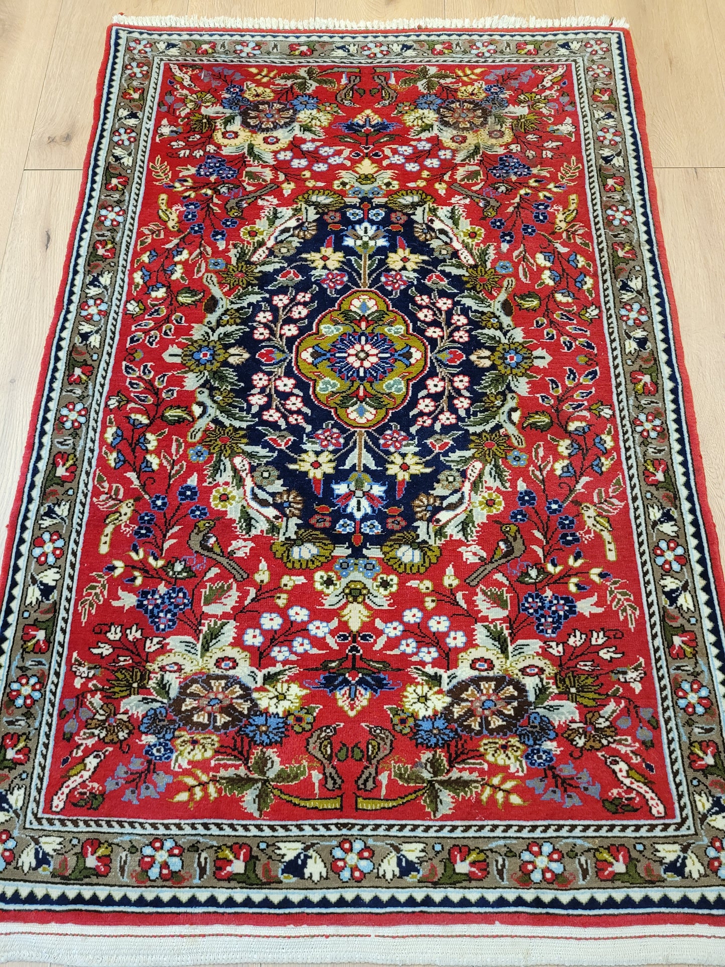 Ghom Teppich Korkwolle Medaillon floral fein geknüpft