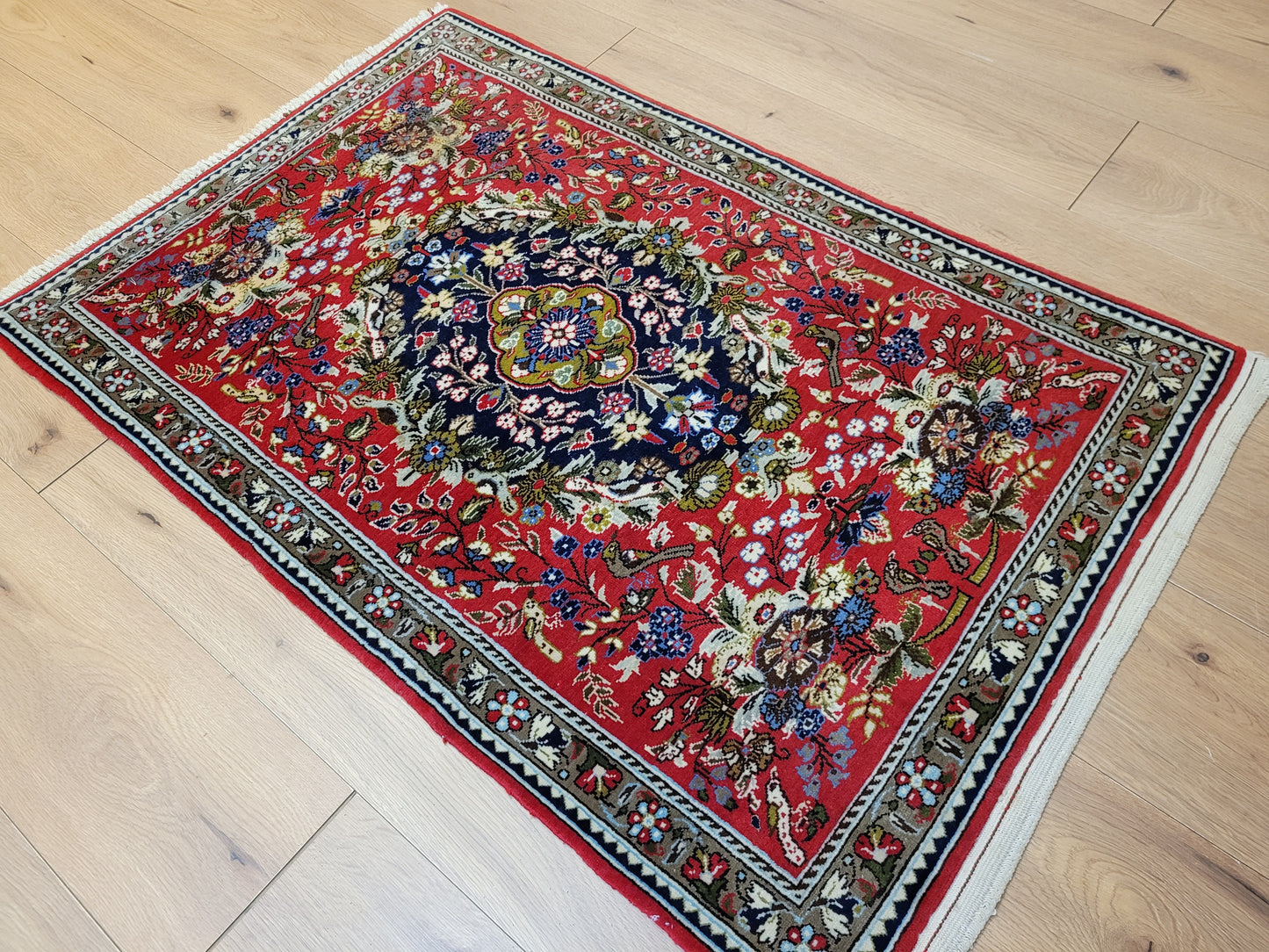 Ghom Teppich Korkwolle Medaillon floral fein geknüpft