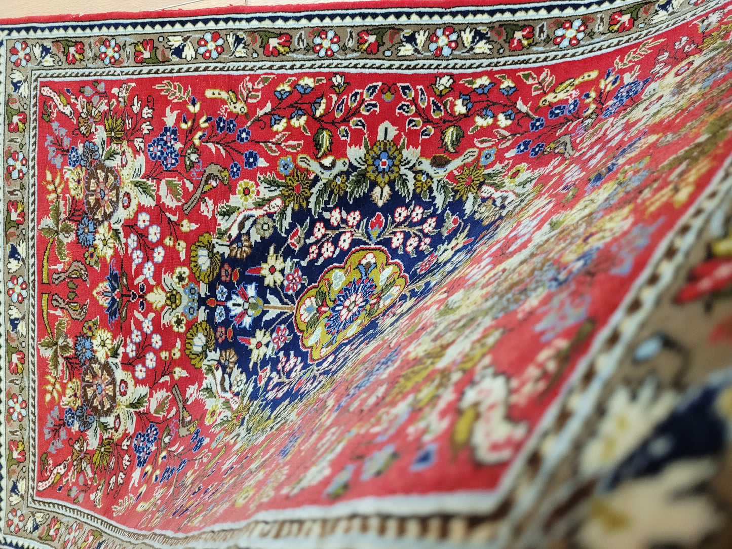 Ghom Teppich Korkwolle Medaillon floral fein geknüpft