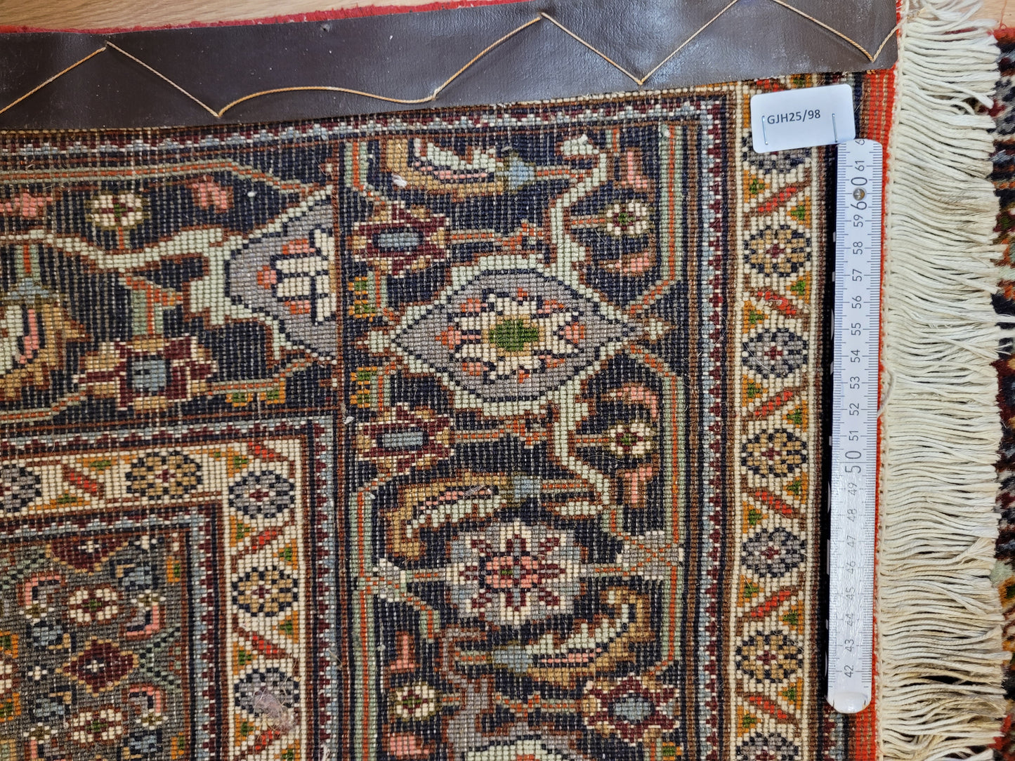 Täbriz Teppich Wolle Medaillon Mauerfeld fein geknüpft