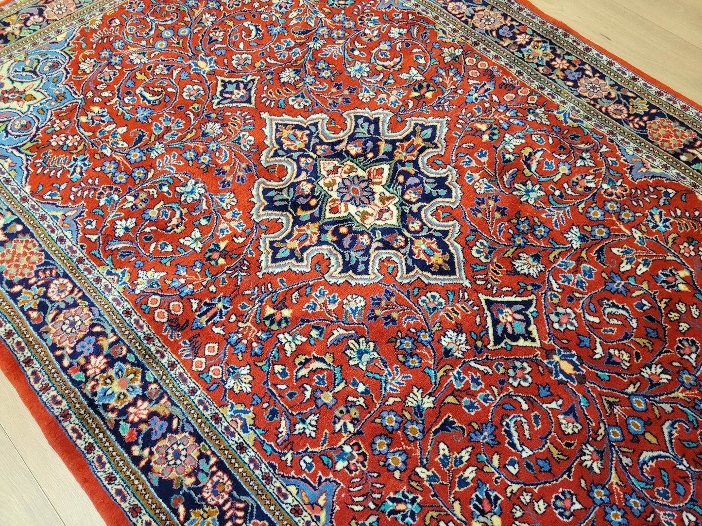 Sarough Teppich Wolle Baumwolle floral Medaillon klassisch