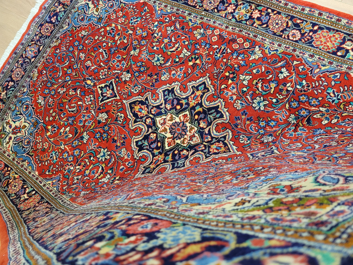 Sarough Teppich Wolle Baumwolle floral Medaillon klassisch