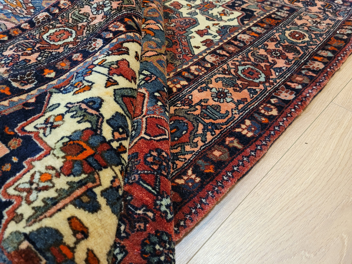 Bidjar Teppich Korkwolle Medaillon florales Muster fein geknüpft