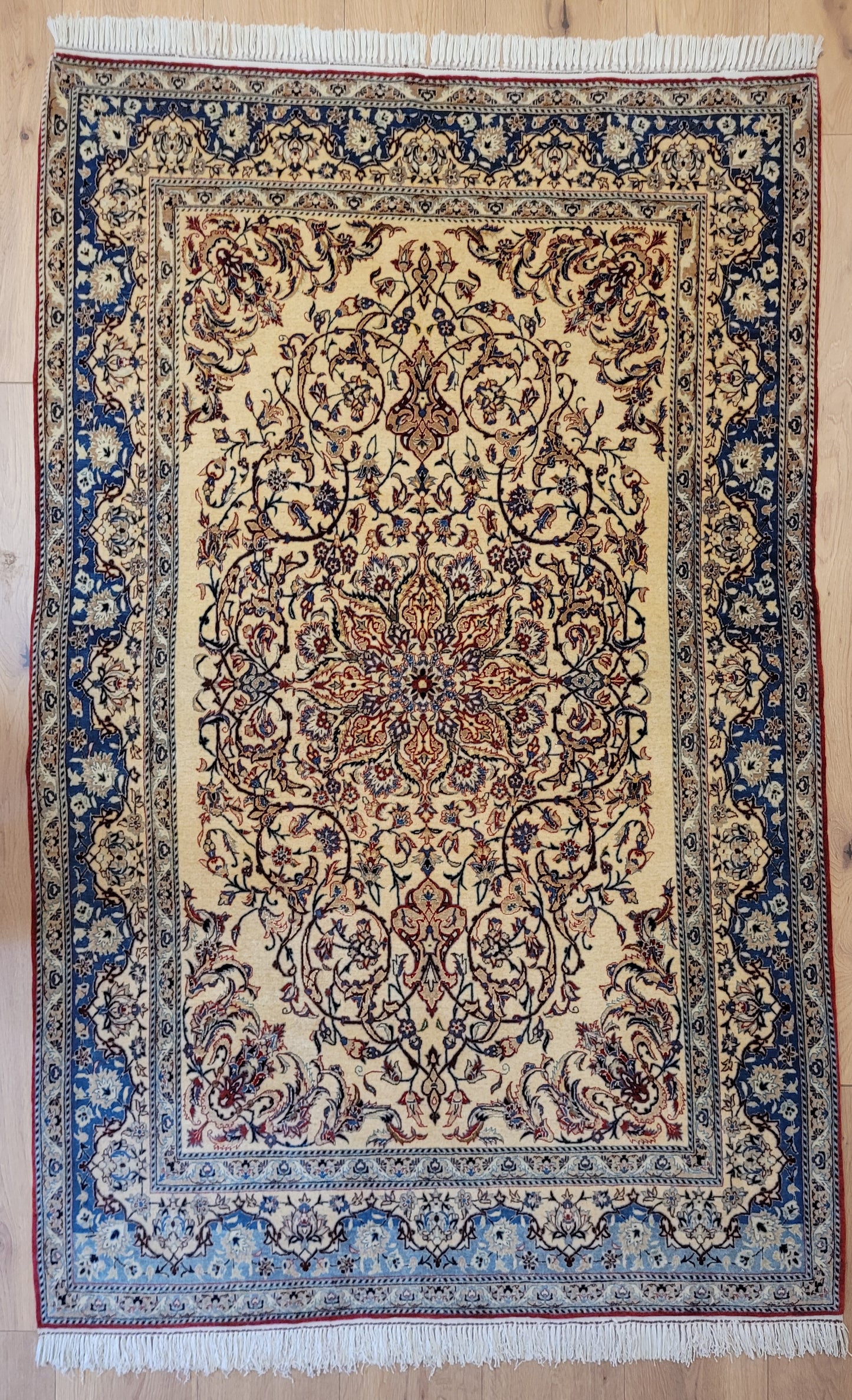 Nain Teppich Wolle Seide florales Medaillon fein geknüpft