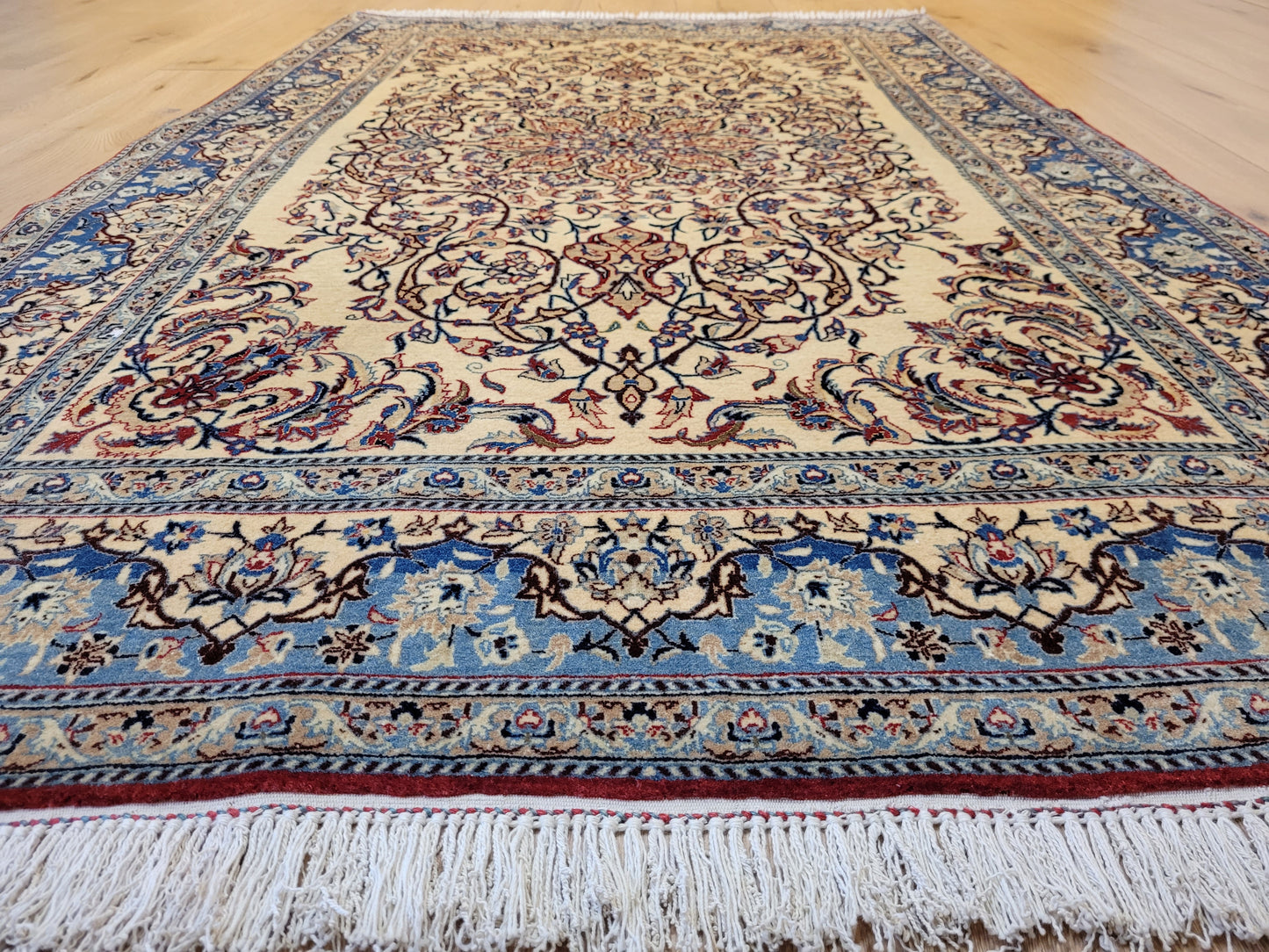 Nain Teppich Wolle Seide florales Medaillon fein geknüpft