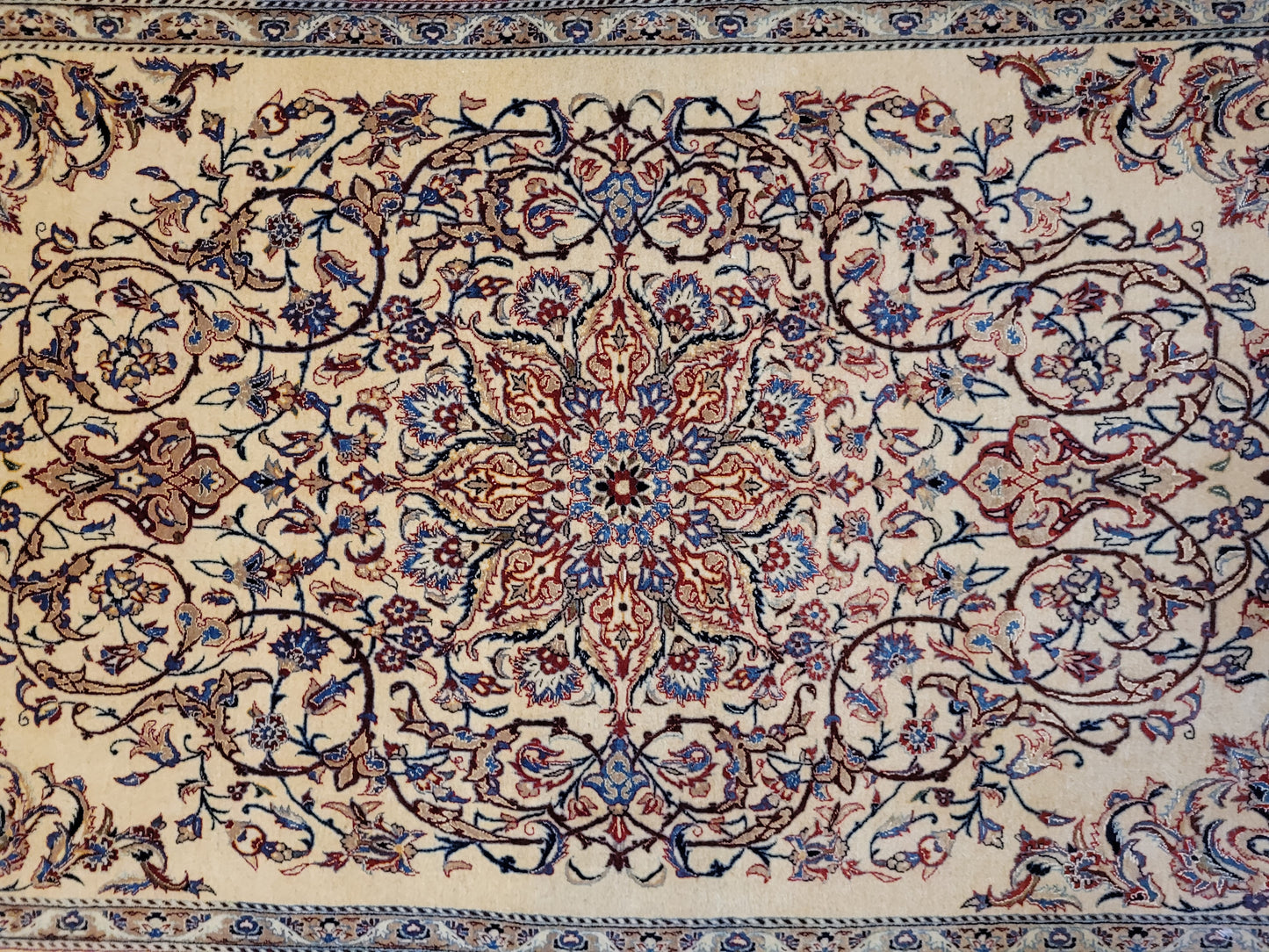 Nain Teppich Wolle Seide florales Medaillon fein geknüpft