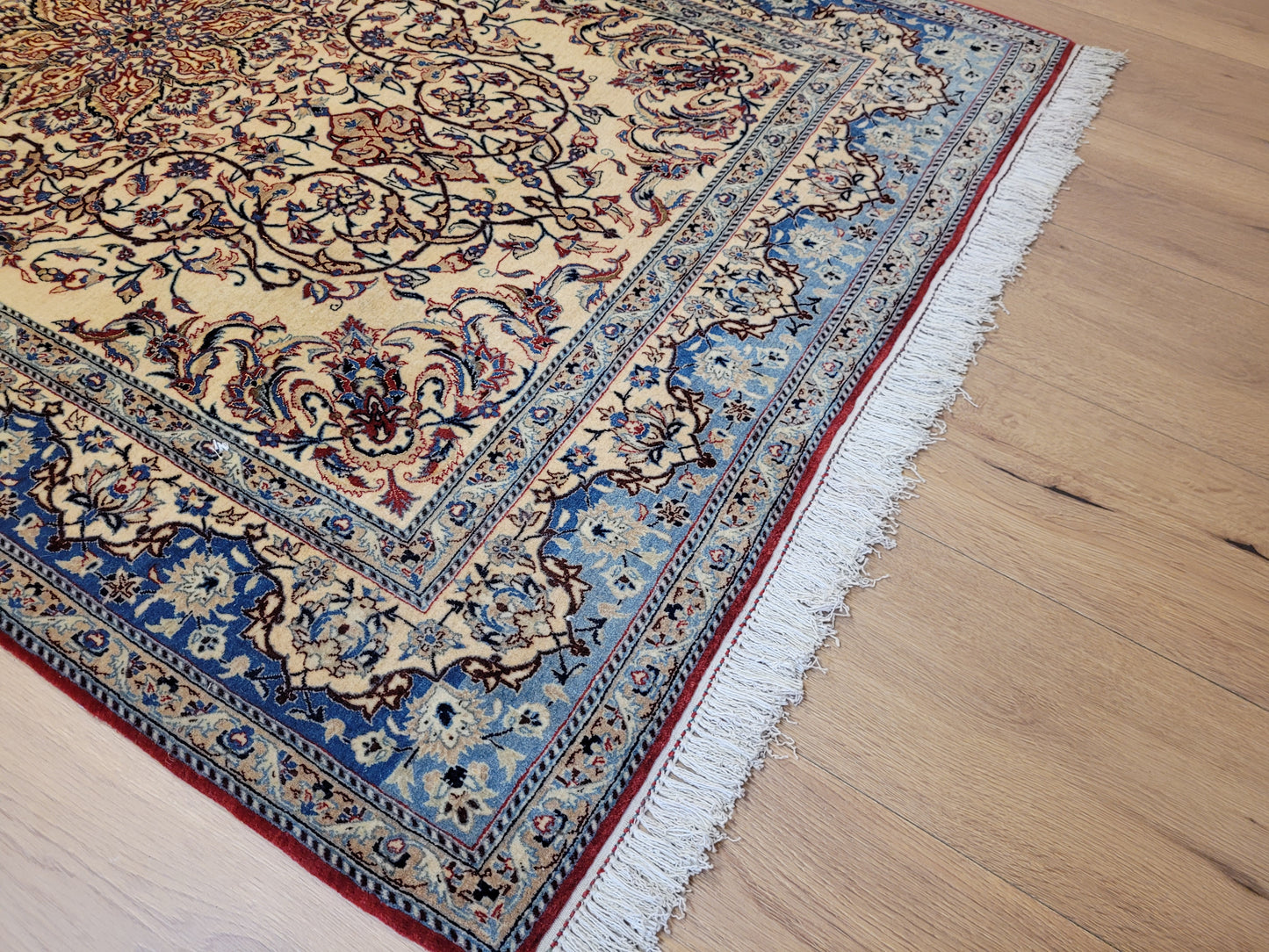 Nain Teppich Wolle Seide florales Medaillon fein geknüpft