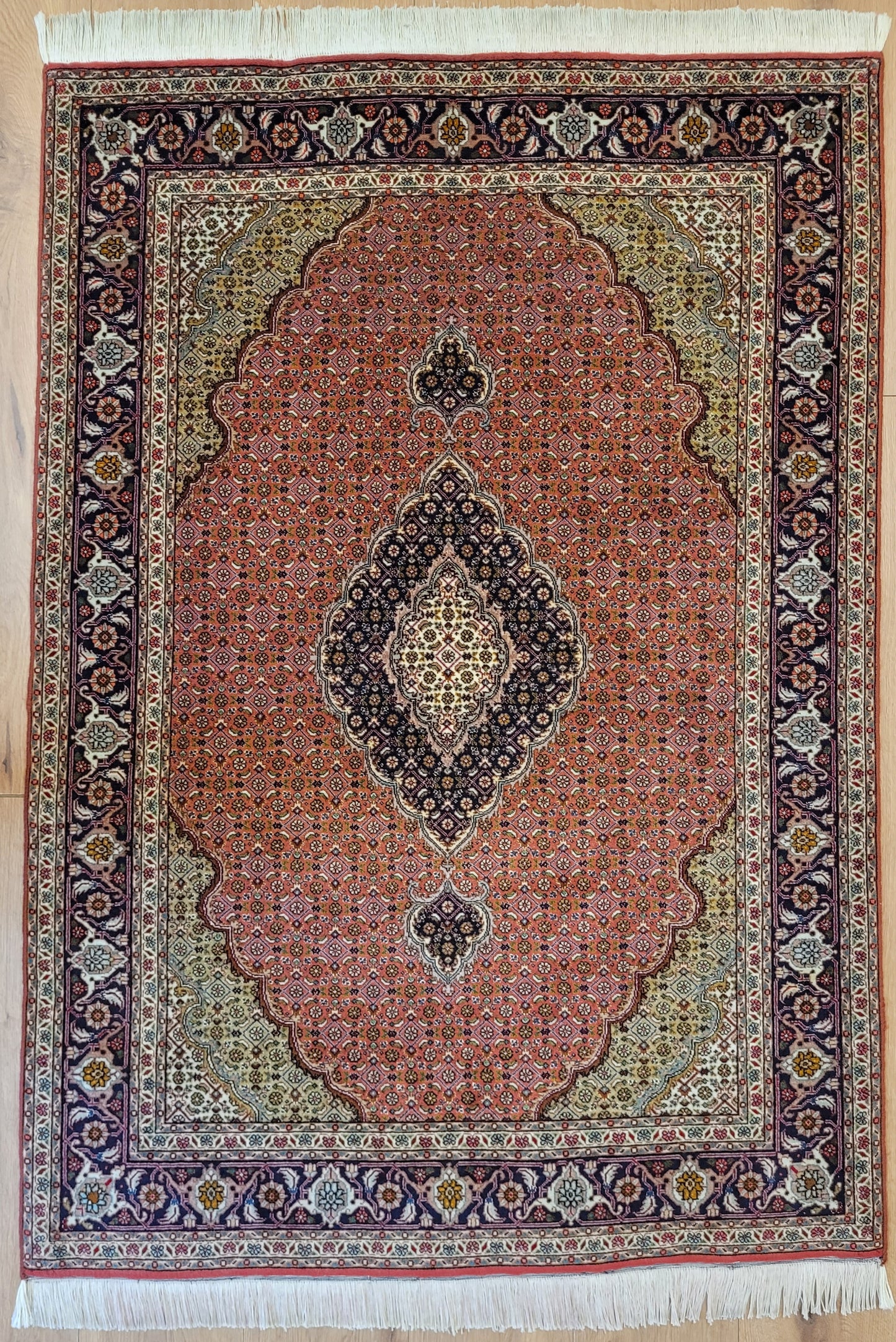 Täbriz Teppich Korkwolle Seide Medaillon fein geknüpft