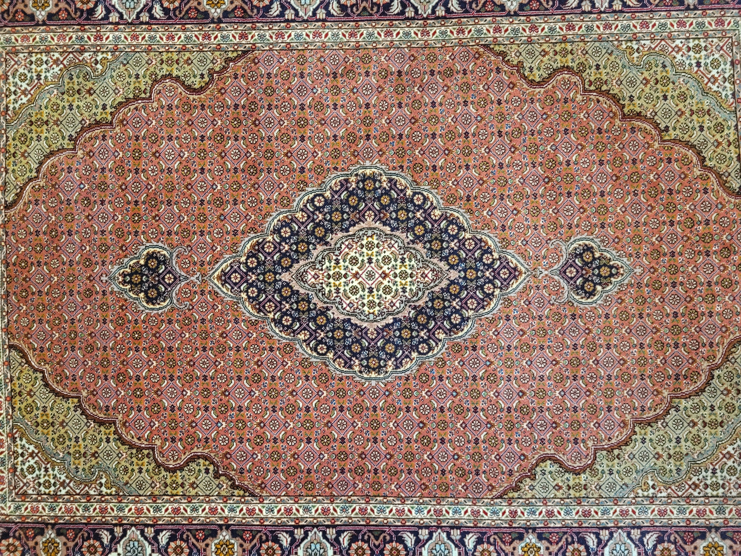 Täbriz Teppich Korkwolle Seide Medaillon fein geknüpft