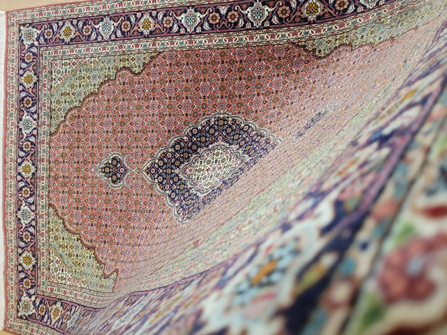 Täbriz Teppich Korkwolle Seide Medaillon fein geknüpft