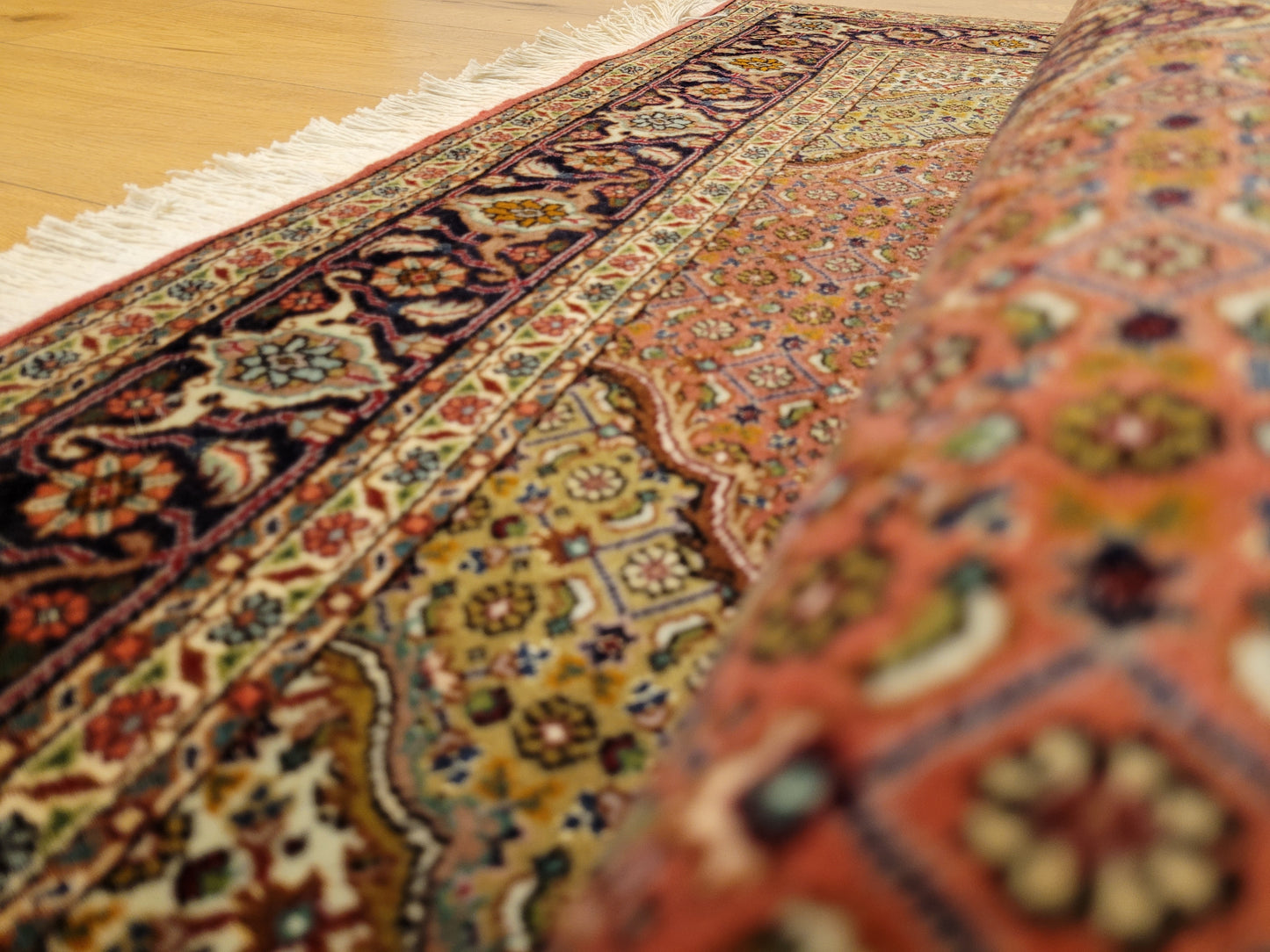 Täbriz Teppich Korkwolle Seide Medaillon fein geknüpft