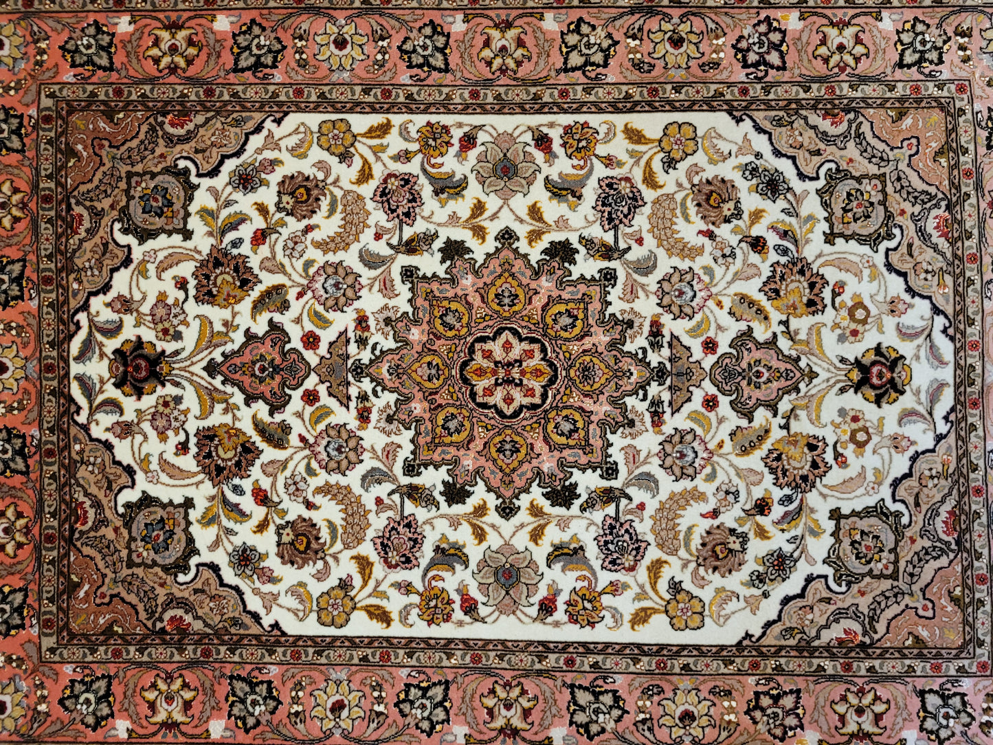 Täbriz Teppich Korkwolle Seide floral Medaillon fein geknüpft