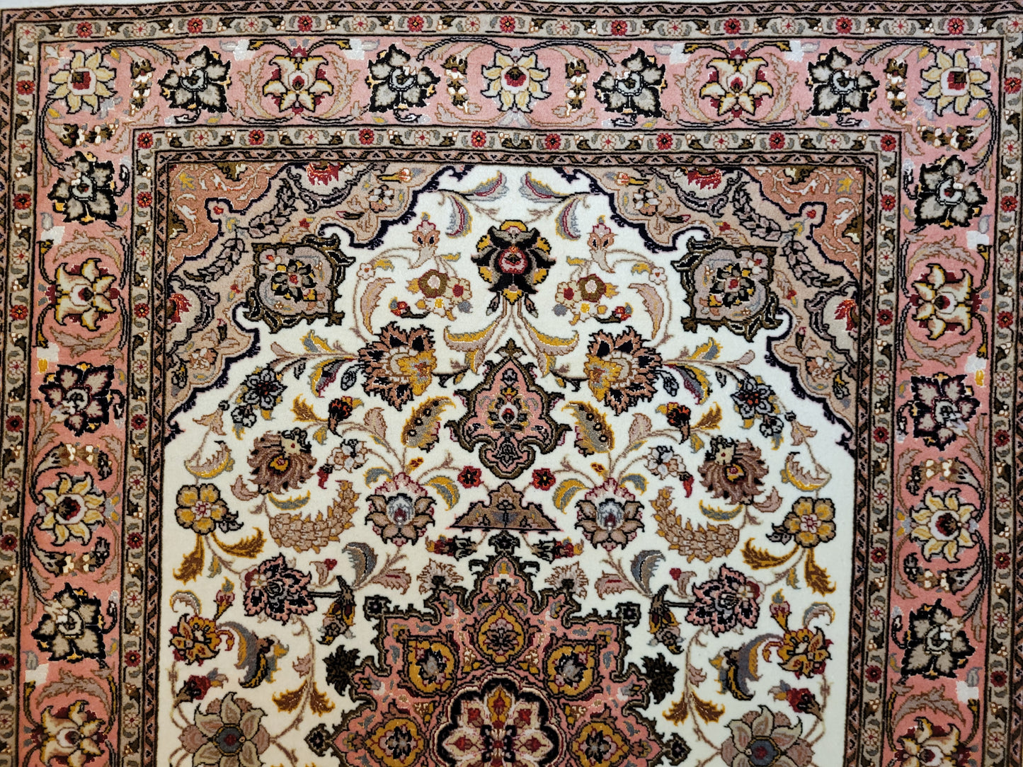 Täbriz Teppich Korkwolle Seide floral Medaillon fein geknüpft